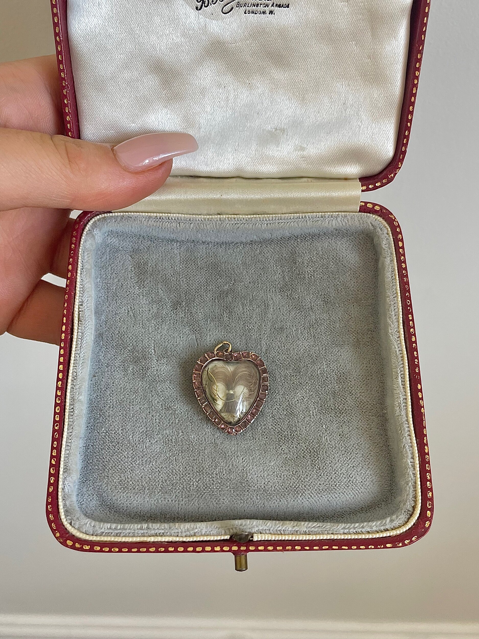 8B791AF6-F674-4217-B6B3-930884B090B2