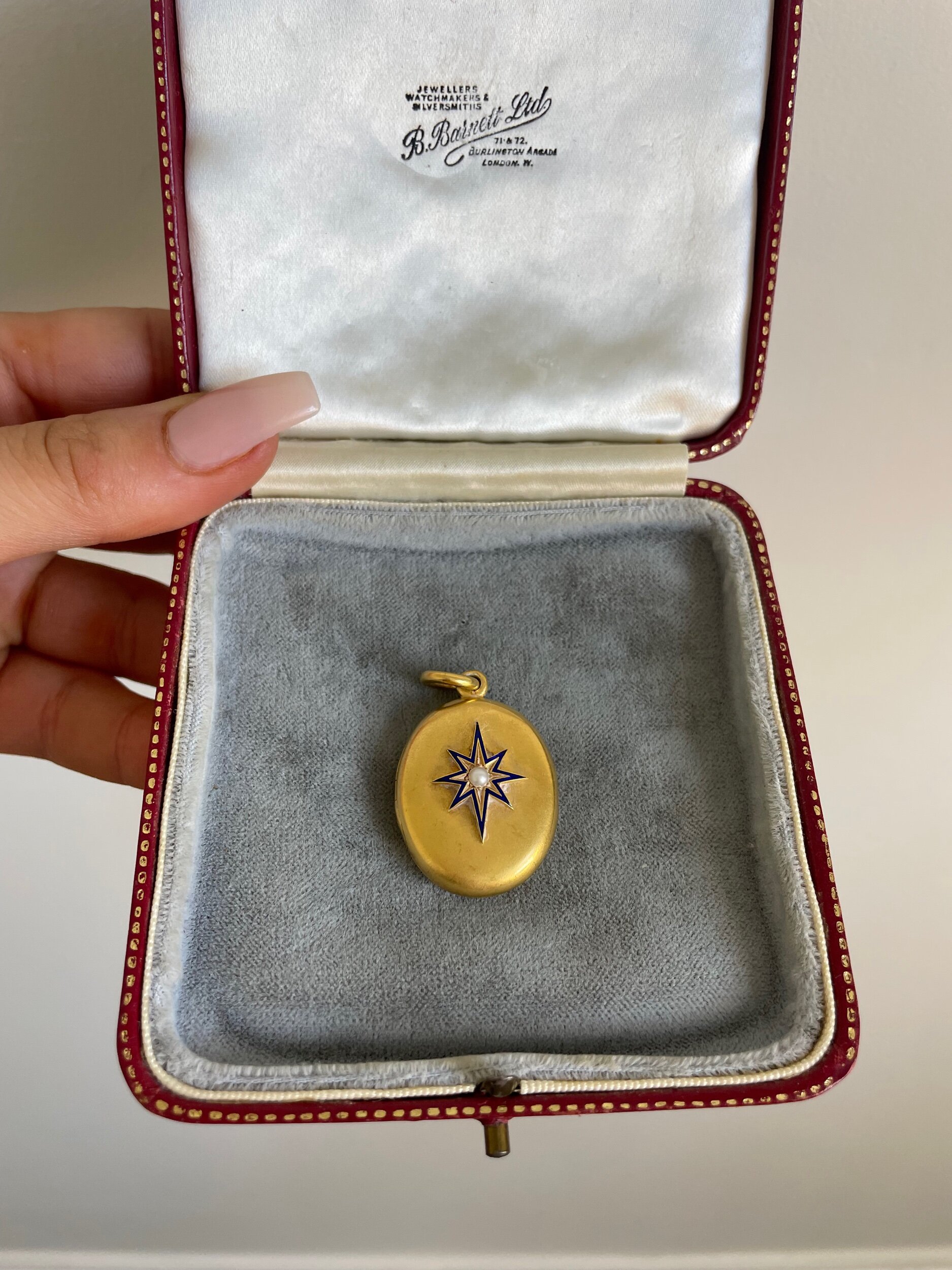 BA8F5417-479B-435B-A344-15C9D2A11A36