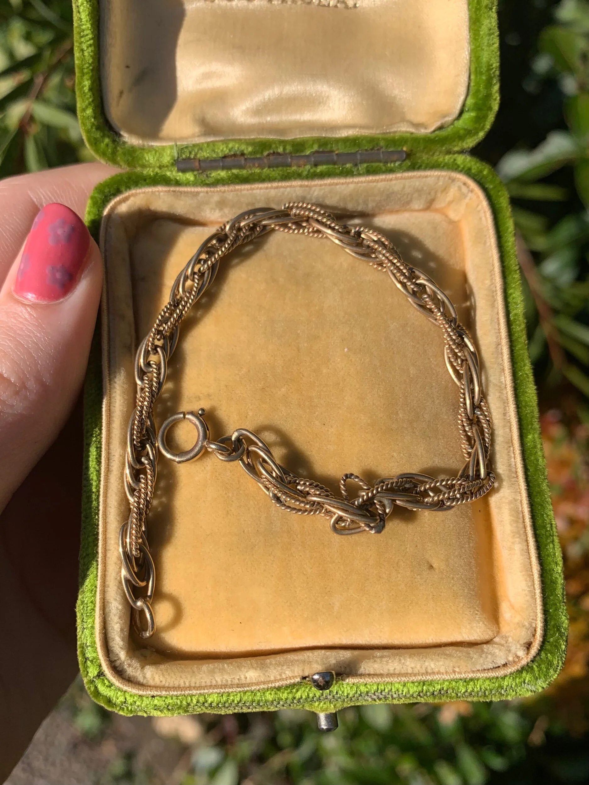 70A9F029-1D11-4D26-A444-CDA9DF8BC65B