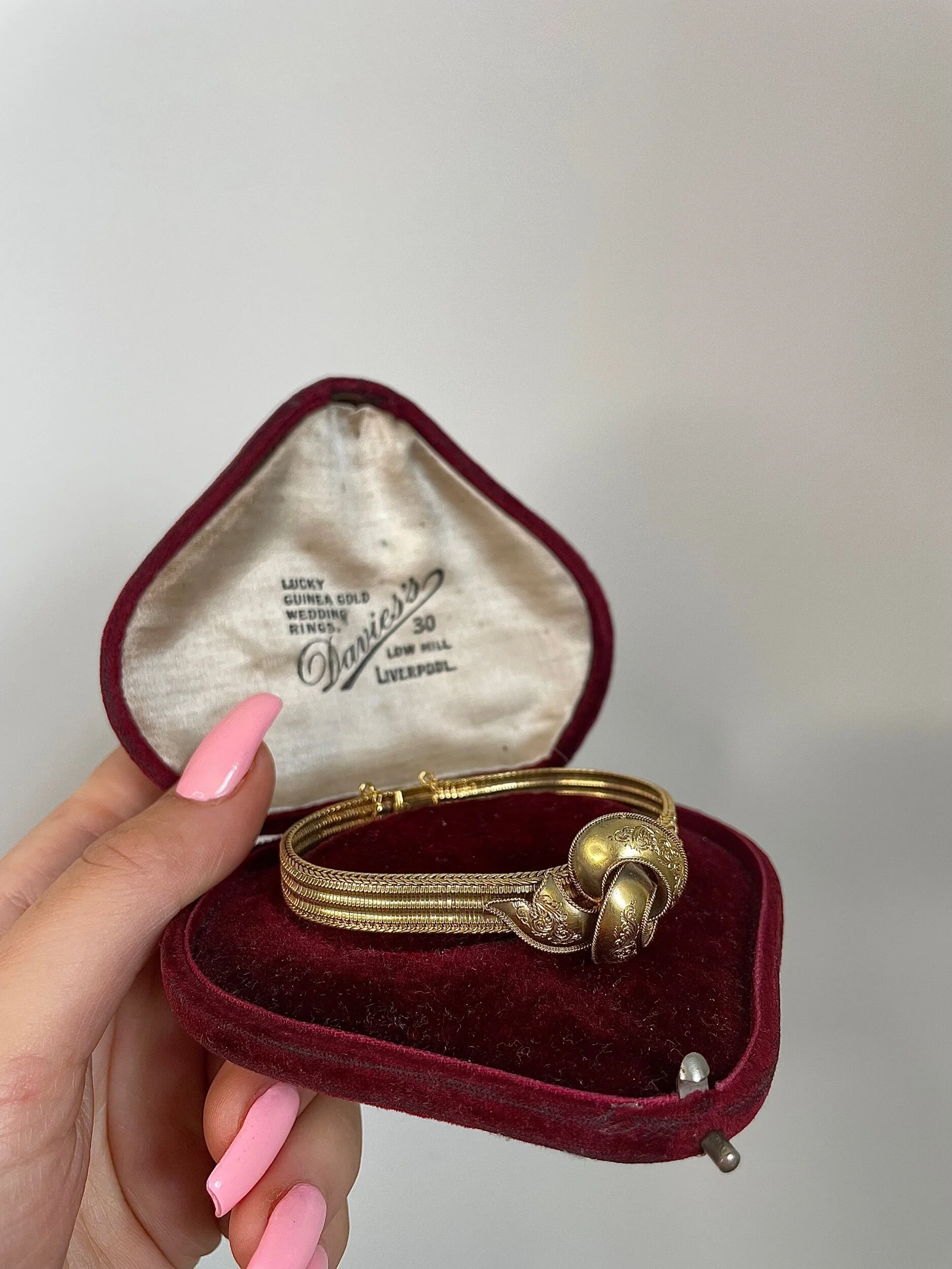 97EFAB1C-0635-49CA-A244-CB306039A9AE