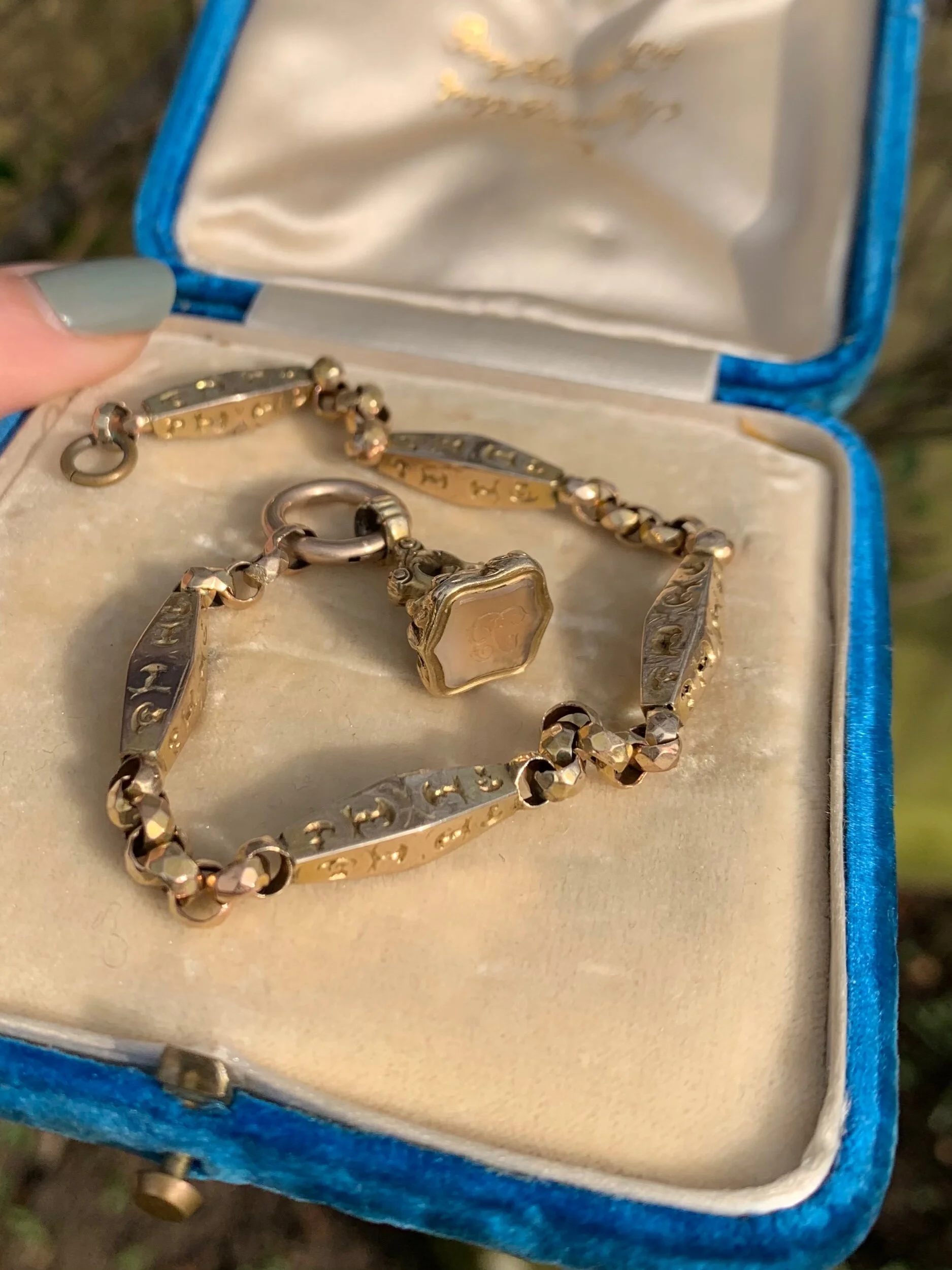 46921C7C-6FD3-4985-9361-0A98A08C4E25