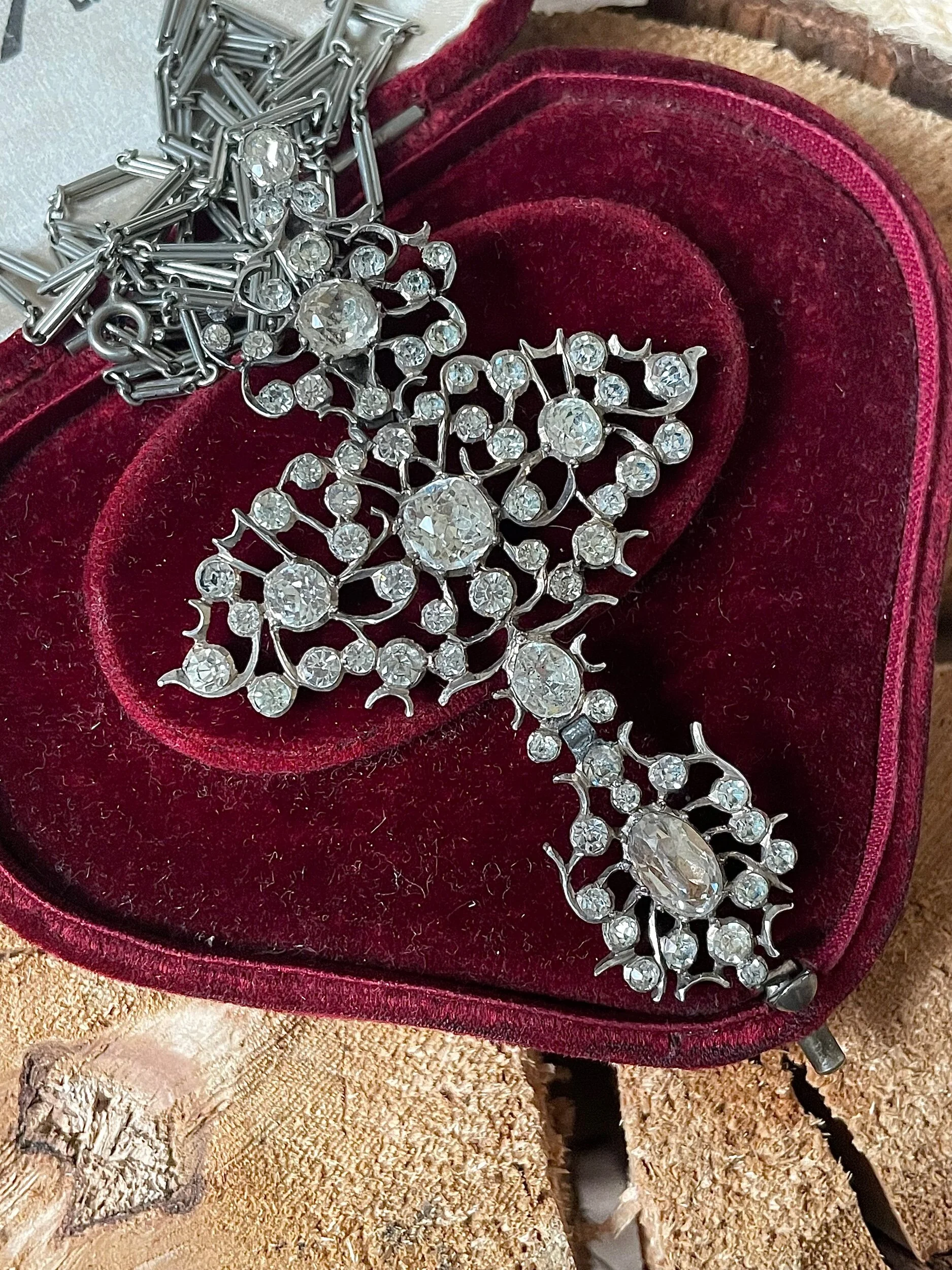 1B5F2E75-7466-43D6-873E-C56974350AB3