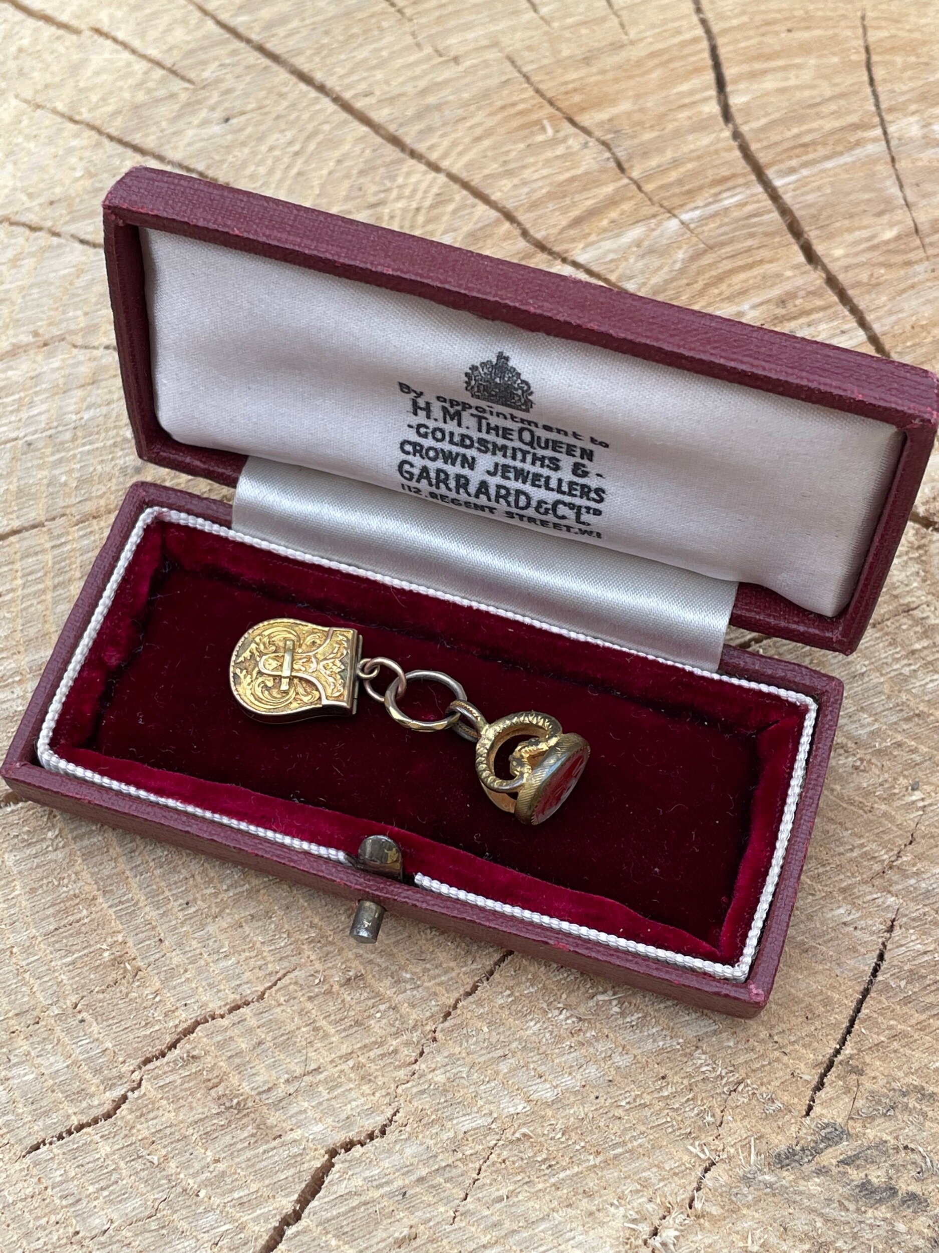 1237DD26-07BA-48DD-A5DD-A430AE15DBD6