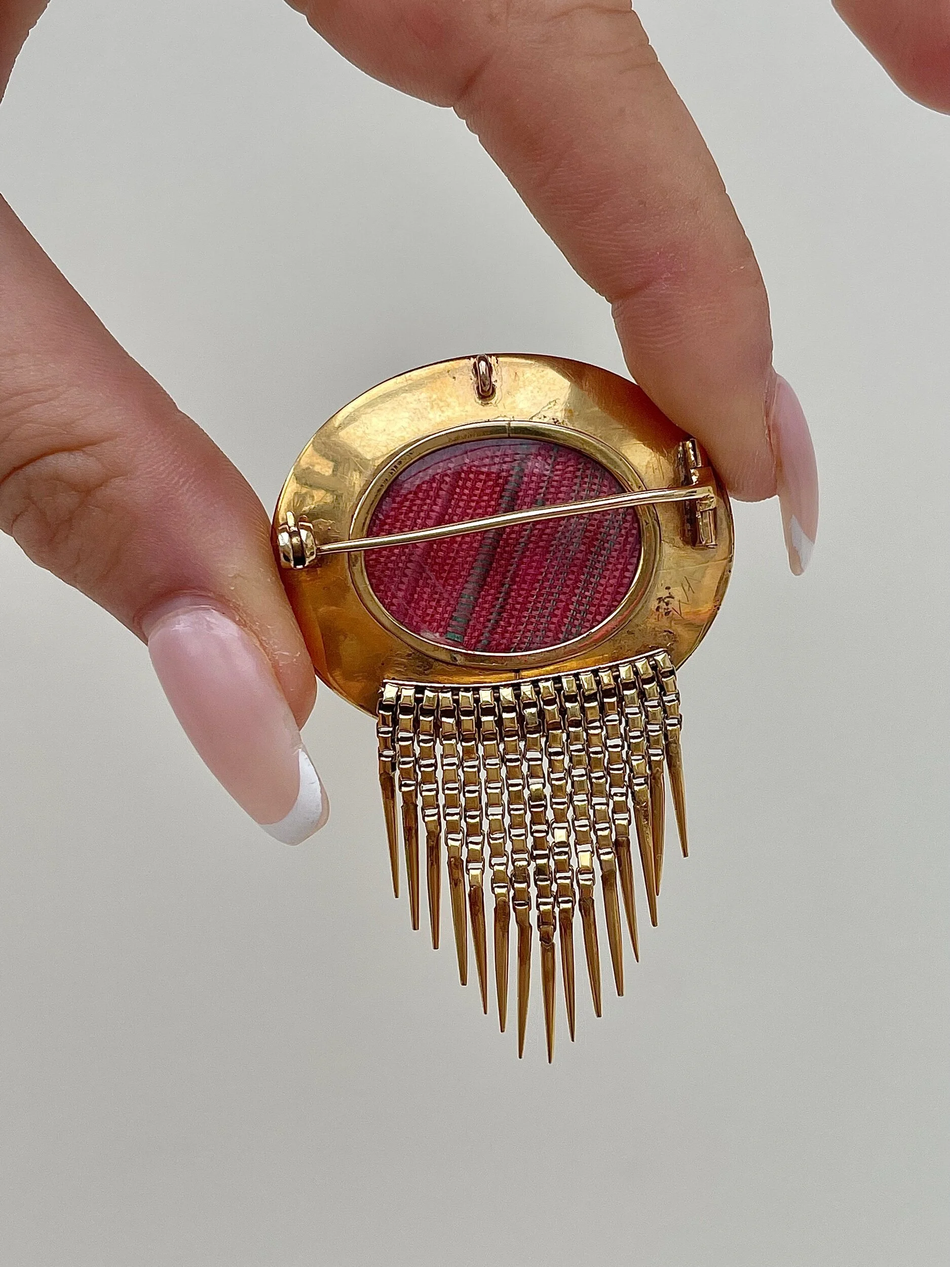 D5FE7613-71A4-46C2-B76C-1F8F9042EFBC