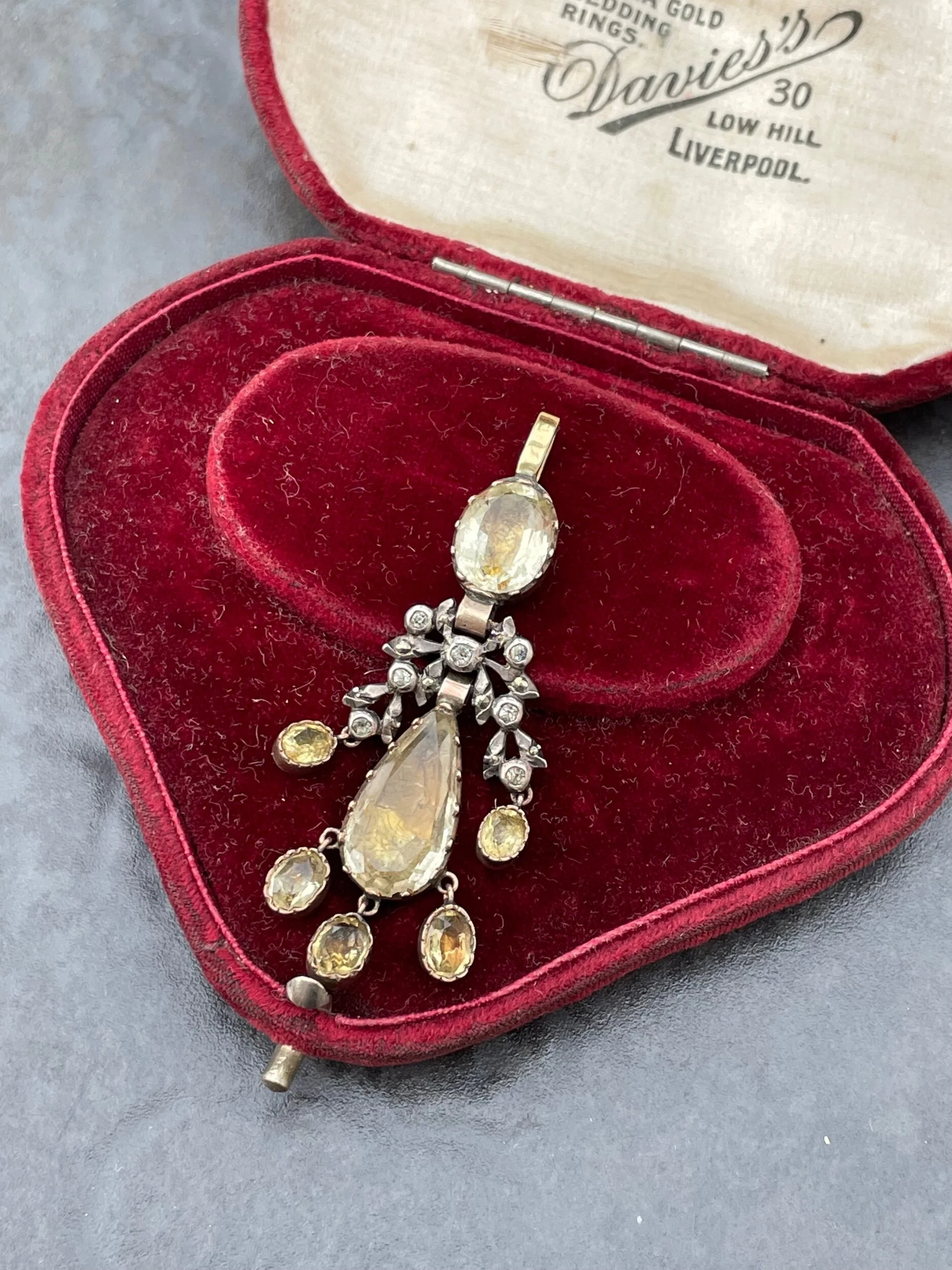 C2CF12A6-FFEE-4315-A70F-AC78D64875CA