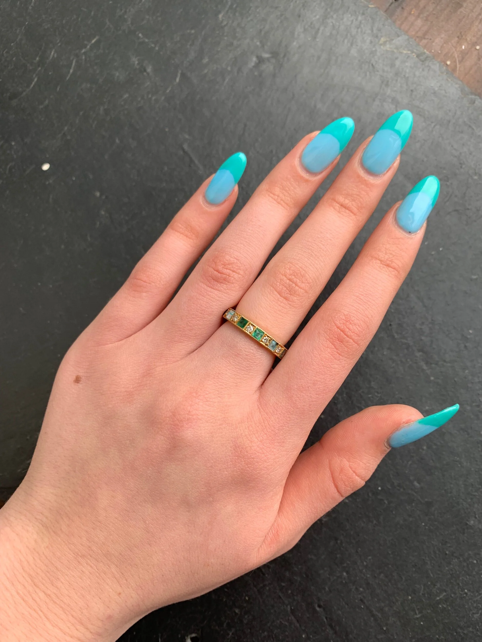 C7162B95-B03C-4F1B-BEE0-8C642D5EA900