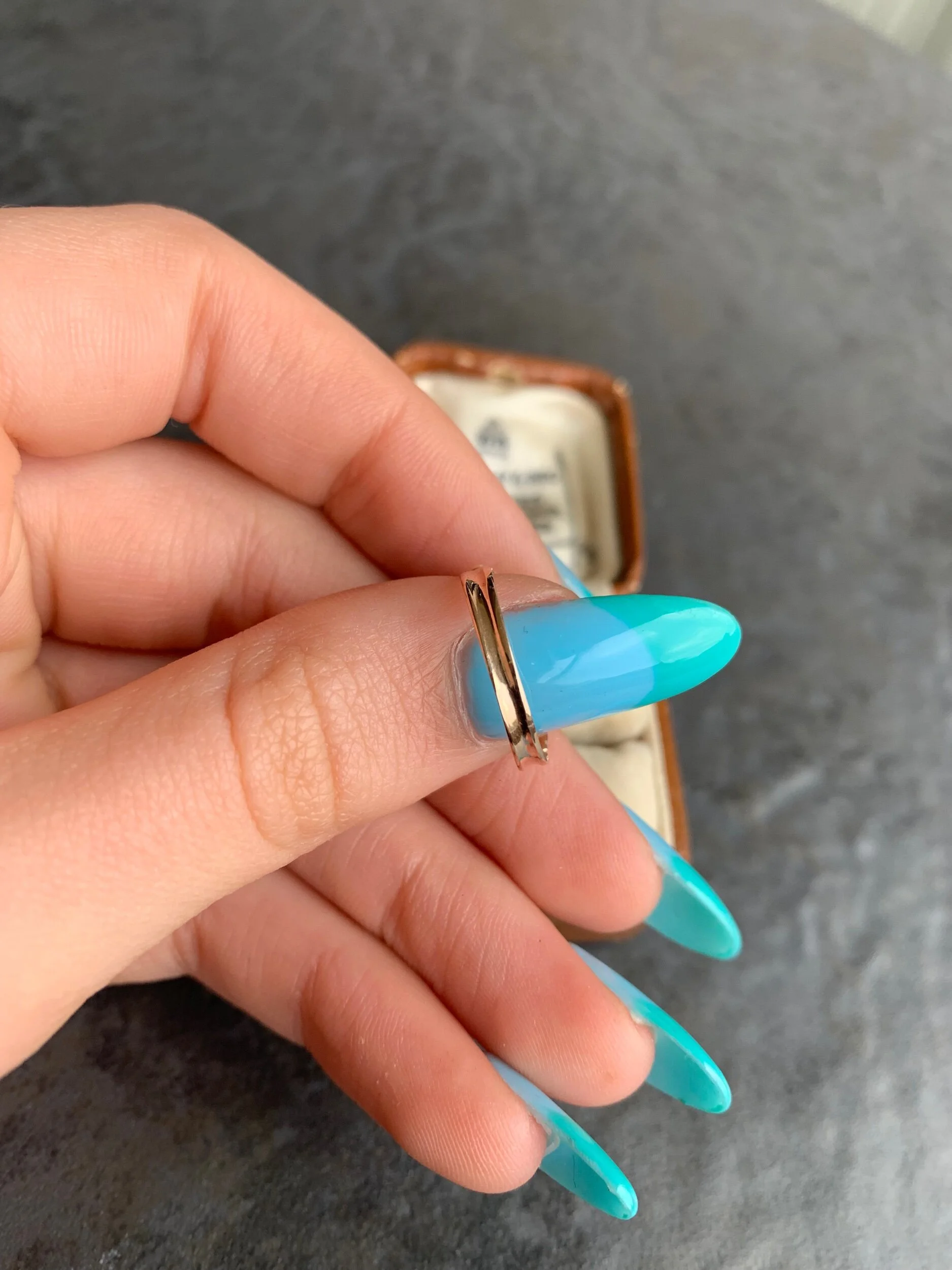 E9C82B7B-7D35-4FFE-B6CC-6B52F9453BDB