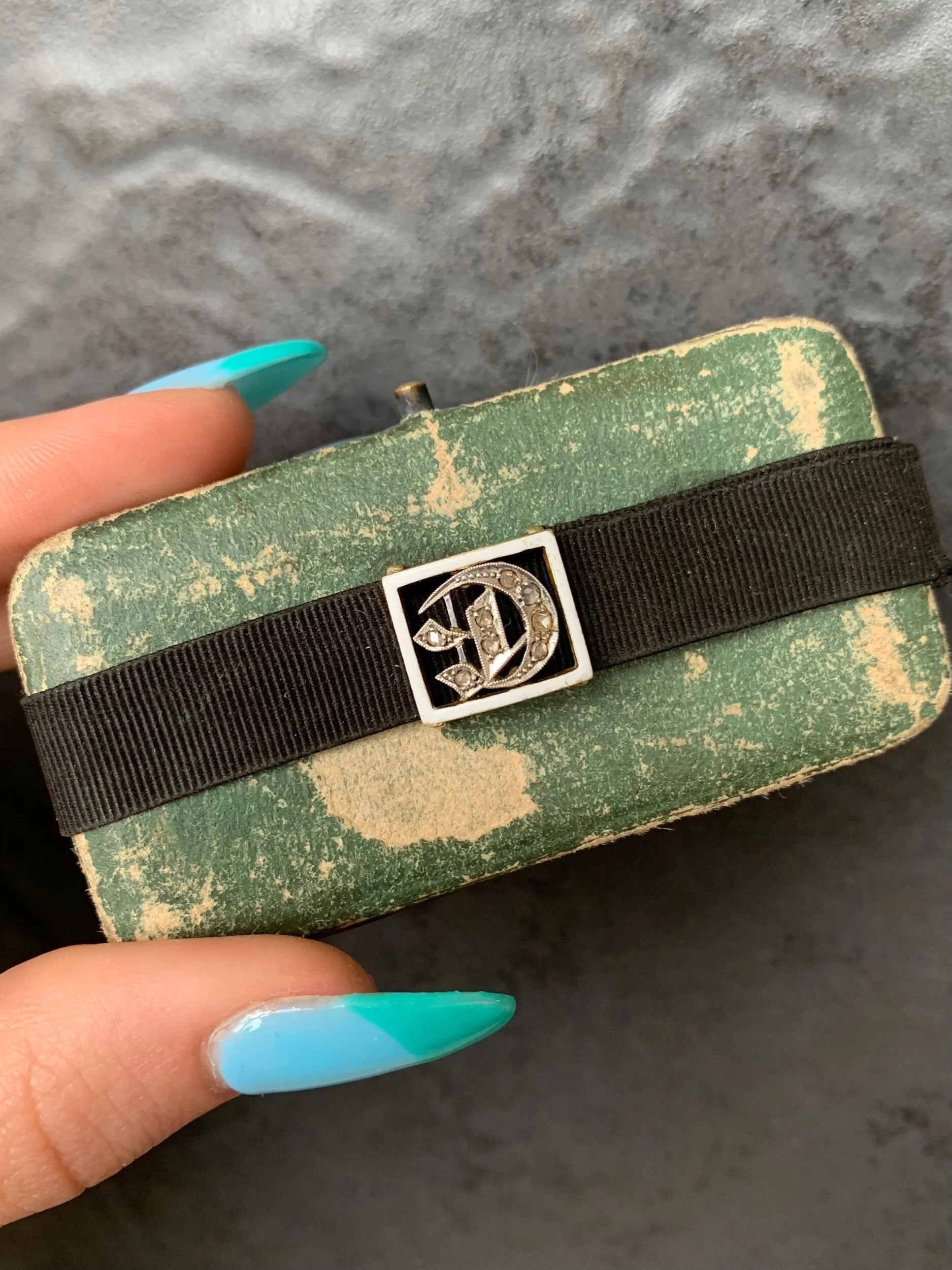 C5A23708-08BD-4DE1-8EE4-89DB69DD25A9