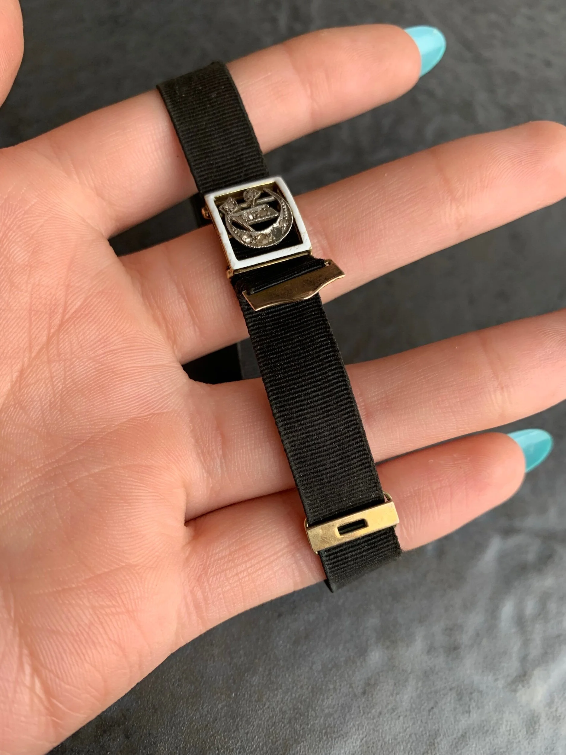 53B39CFA-6625-47B4-843A-80DD1B47BF47