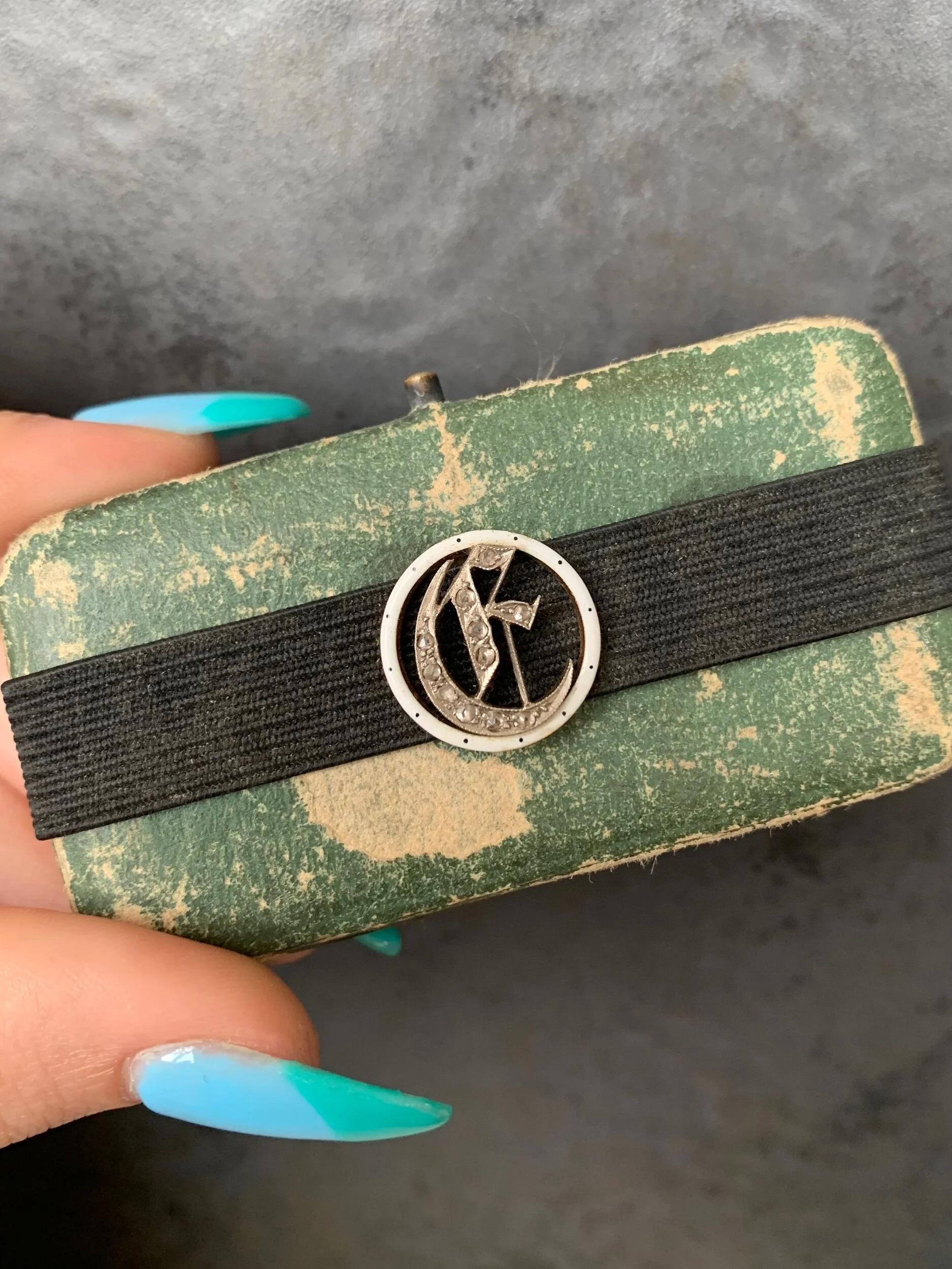 DF7E4C54-19F8-4FB4-8546-74CD46064294