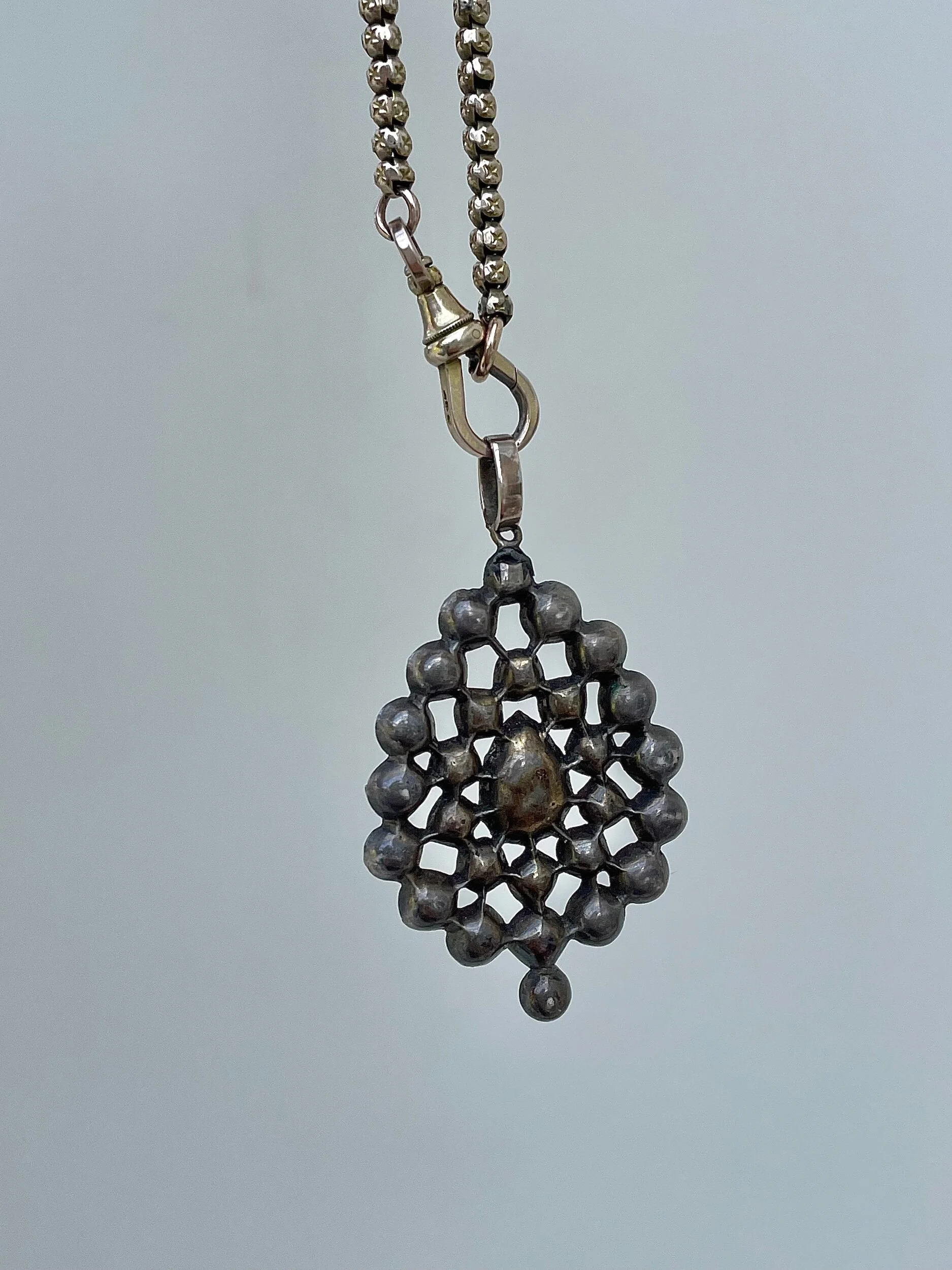 6C28B282-0FF7-4F80-BF73-BE1047CCC4BD