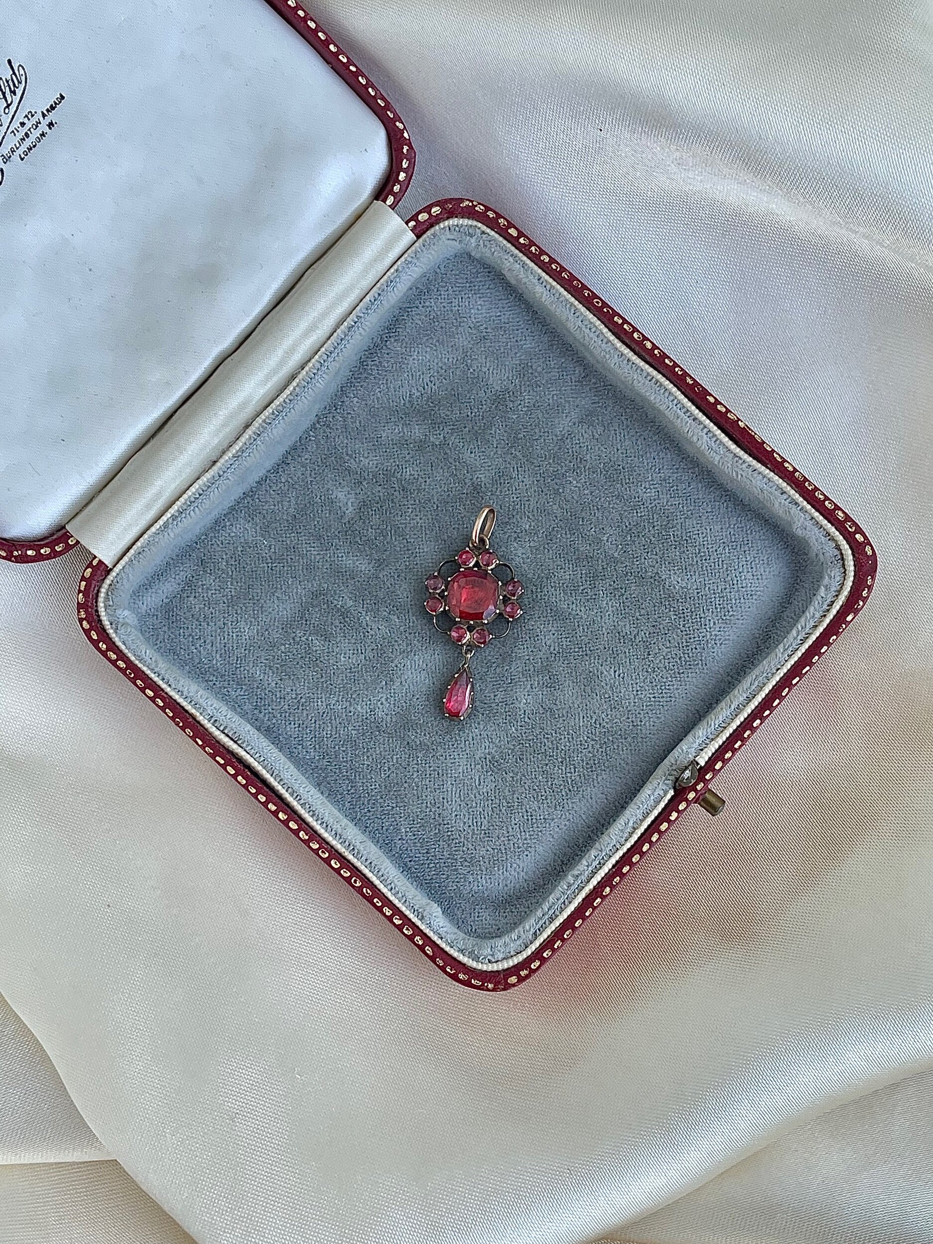 764B4D53-1496-4A25-A74C-089480FA8D24