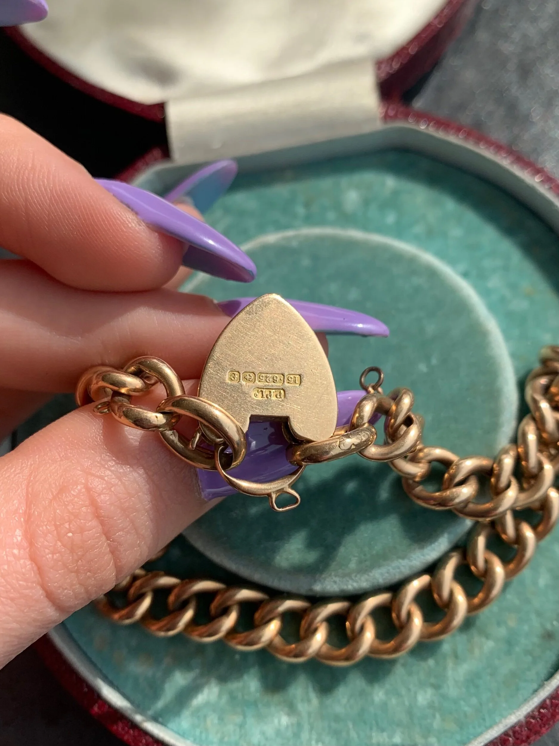 1E1BA49A-CB07-48E9-BB78-C11E4BCEF3DB