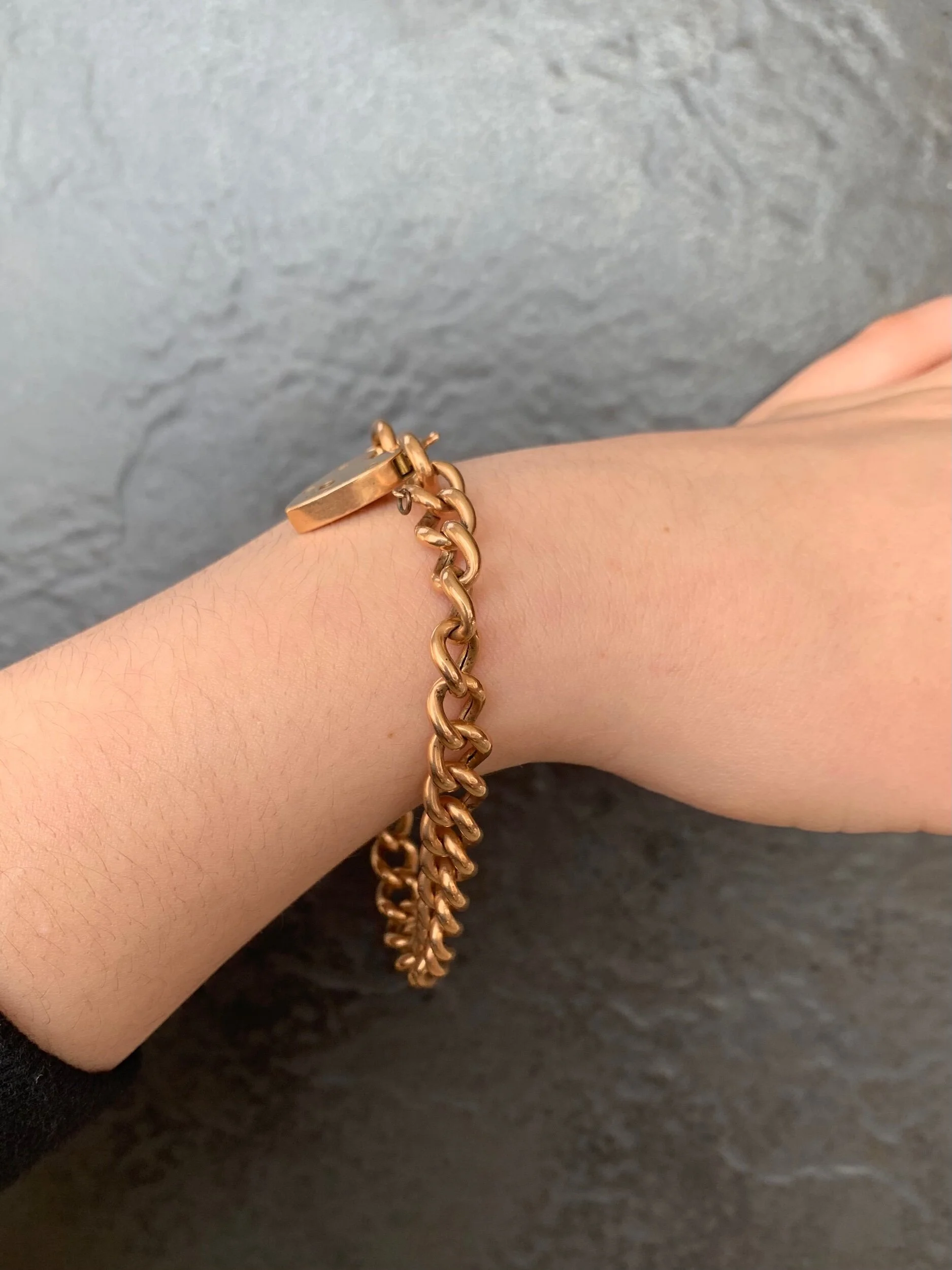 FBFF7A12-DFC6-45C4-8A8C-036AA5ADCA68