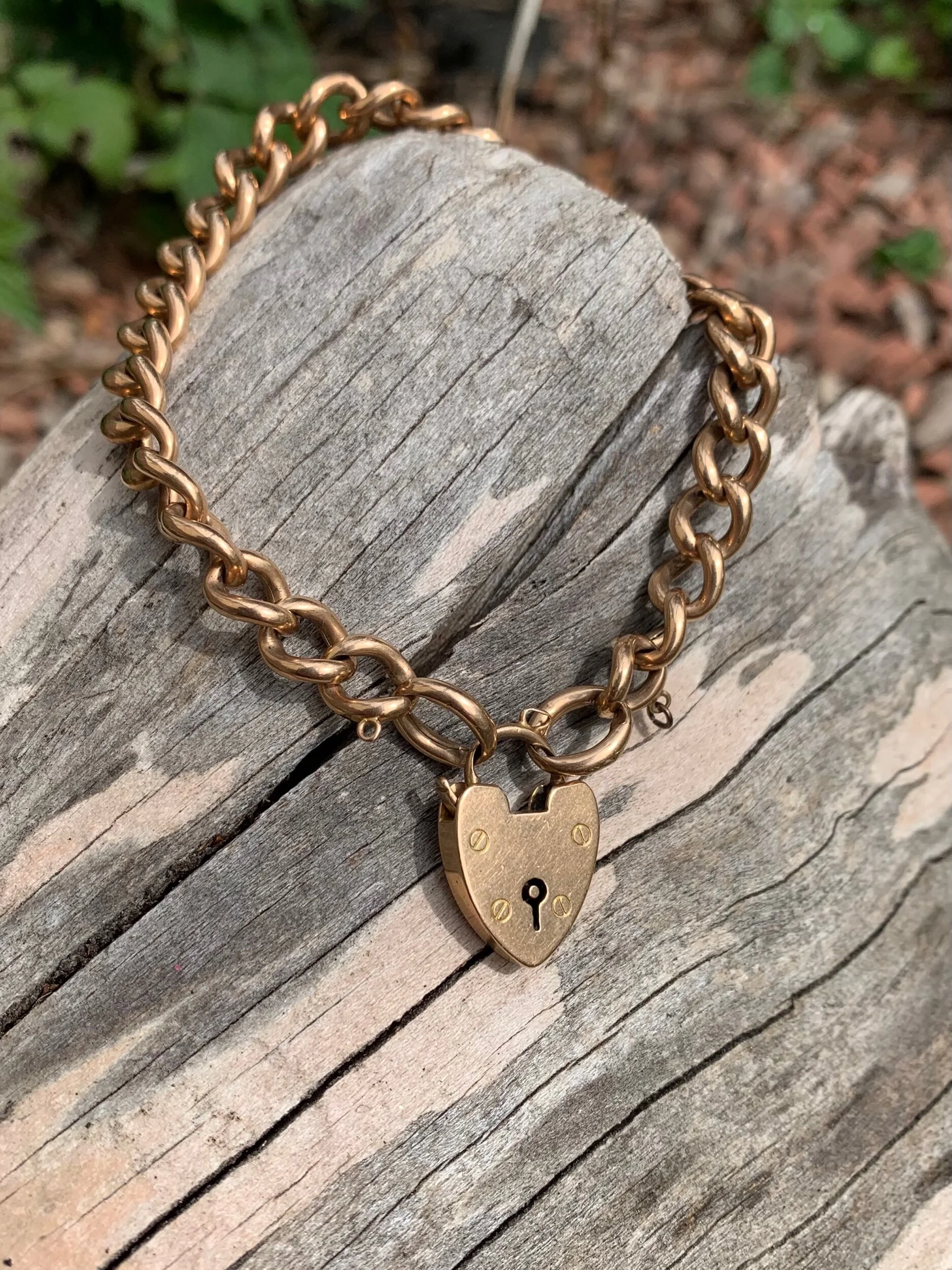 65E9C4B4-A900-497E-8199-8CD0AB788811