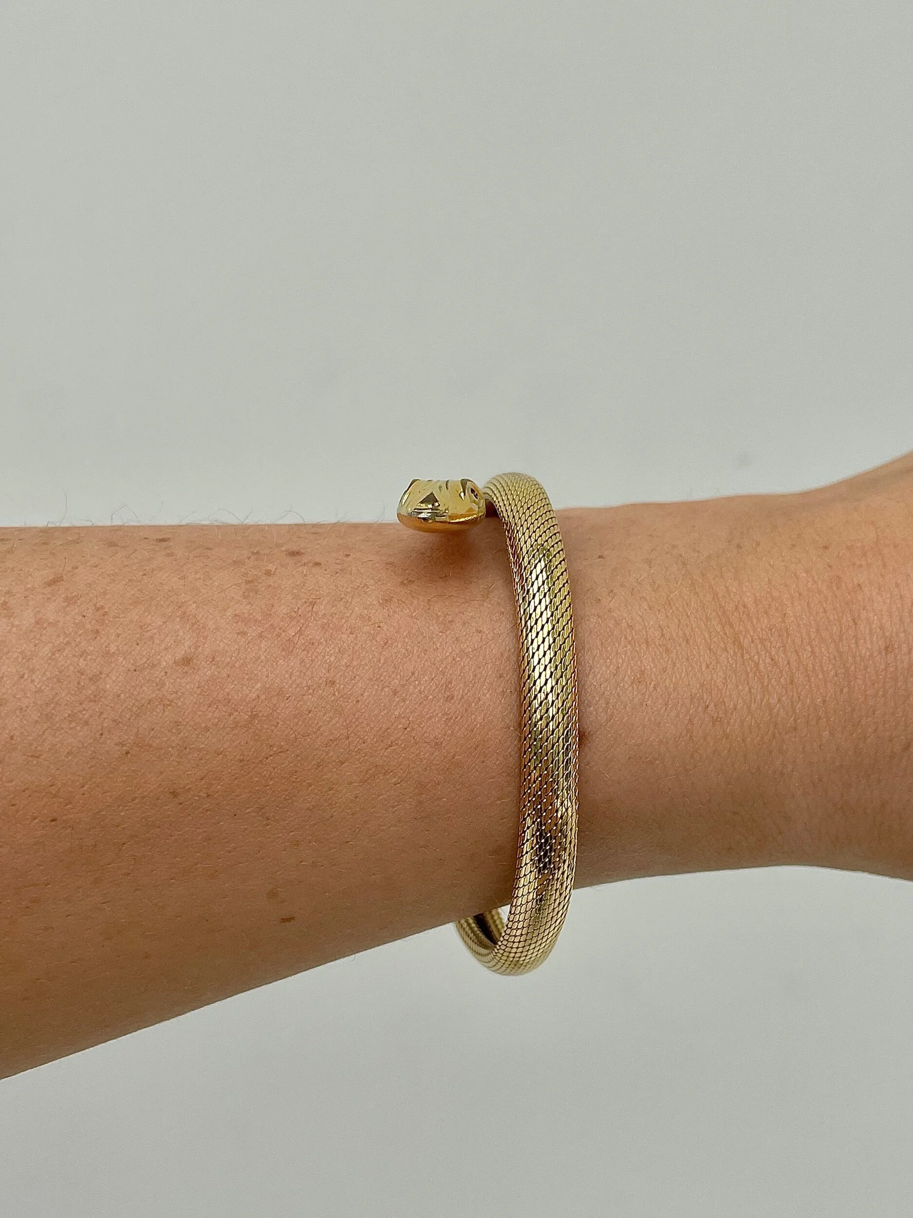 7DEFB760-1B3E-4BFD-814B-2B2D49DE3B33