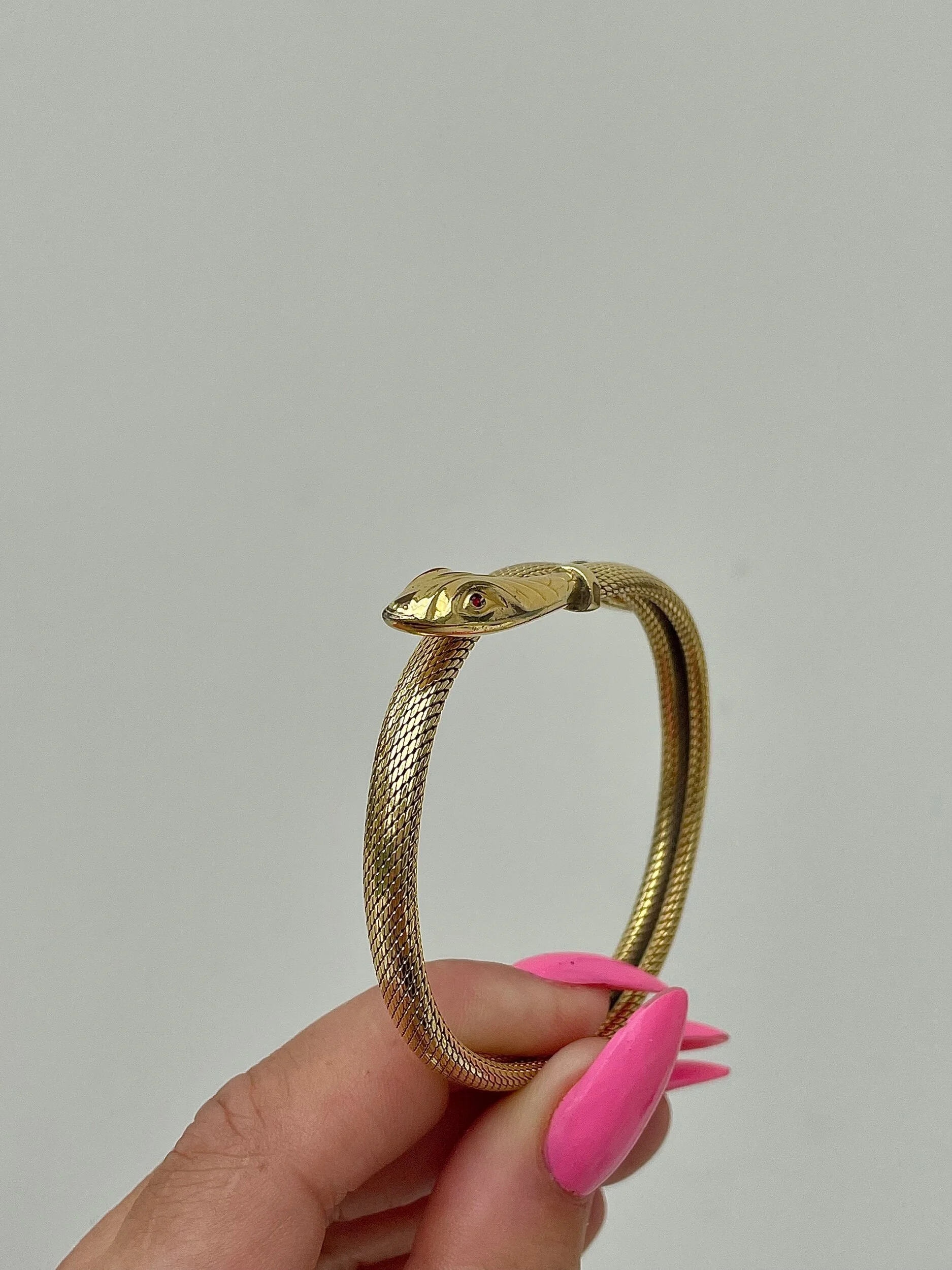 327D8F85-6359-4F0F-ACF6-3EC3FDD99A31