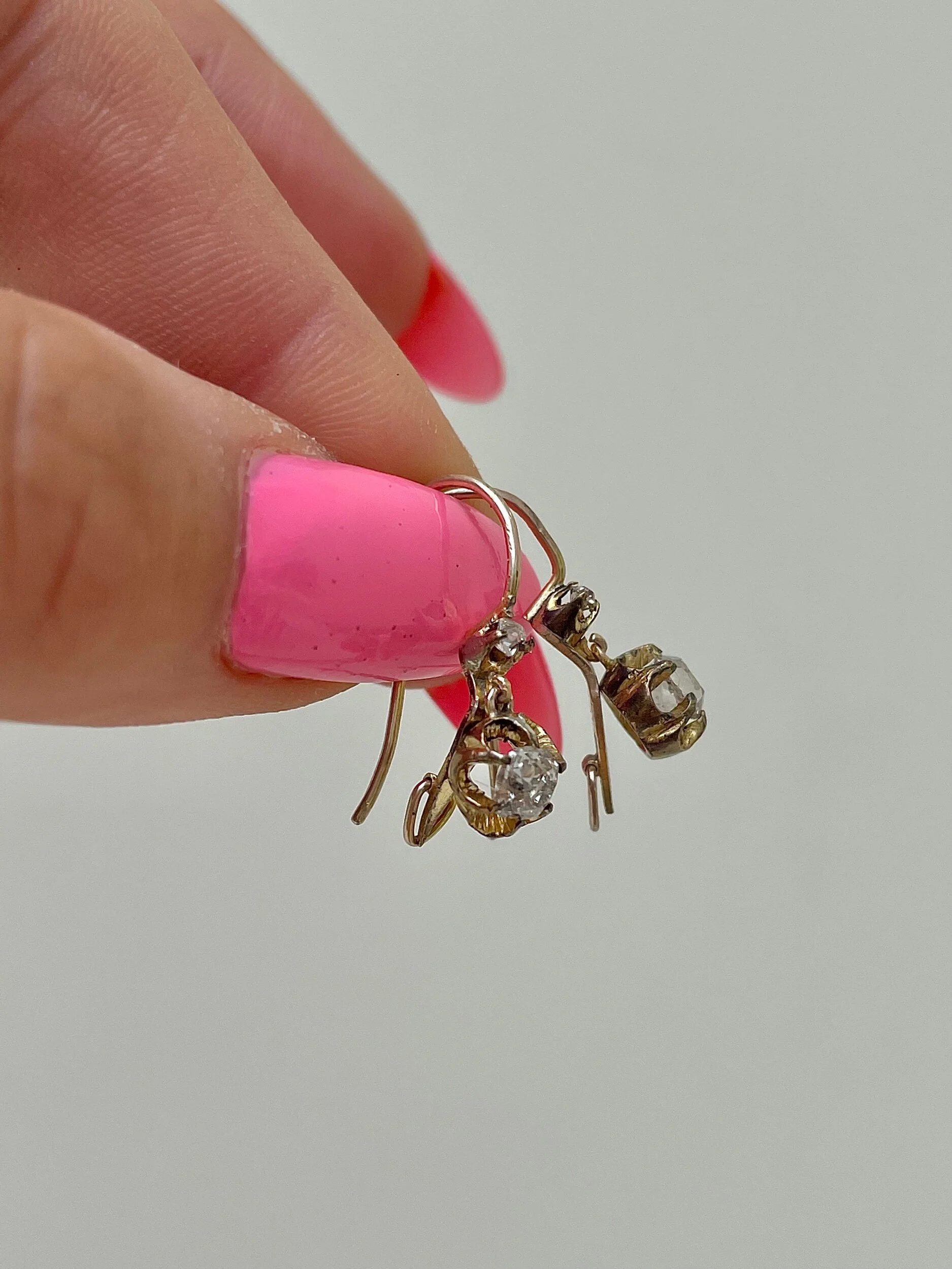 EE74A6B4-87D1-4676-99F4-400DAEDA4ED5