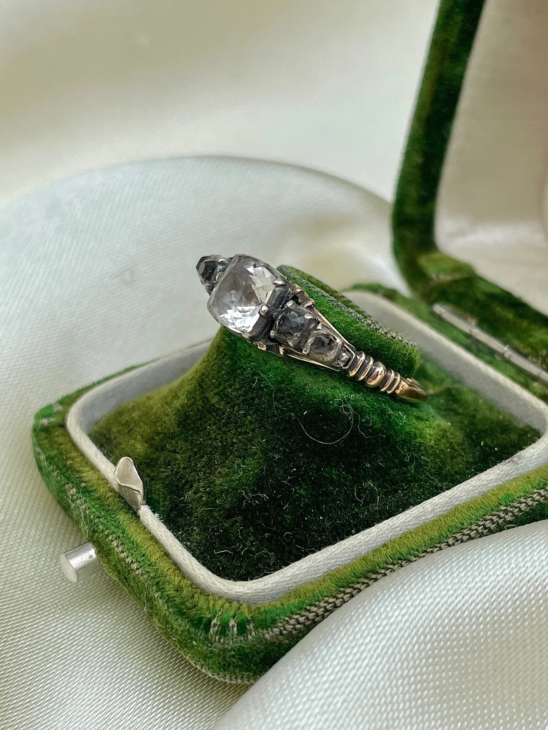 3CF17CDA-A43B-4EBA-B40B-B2D28C574345