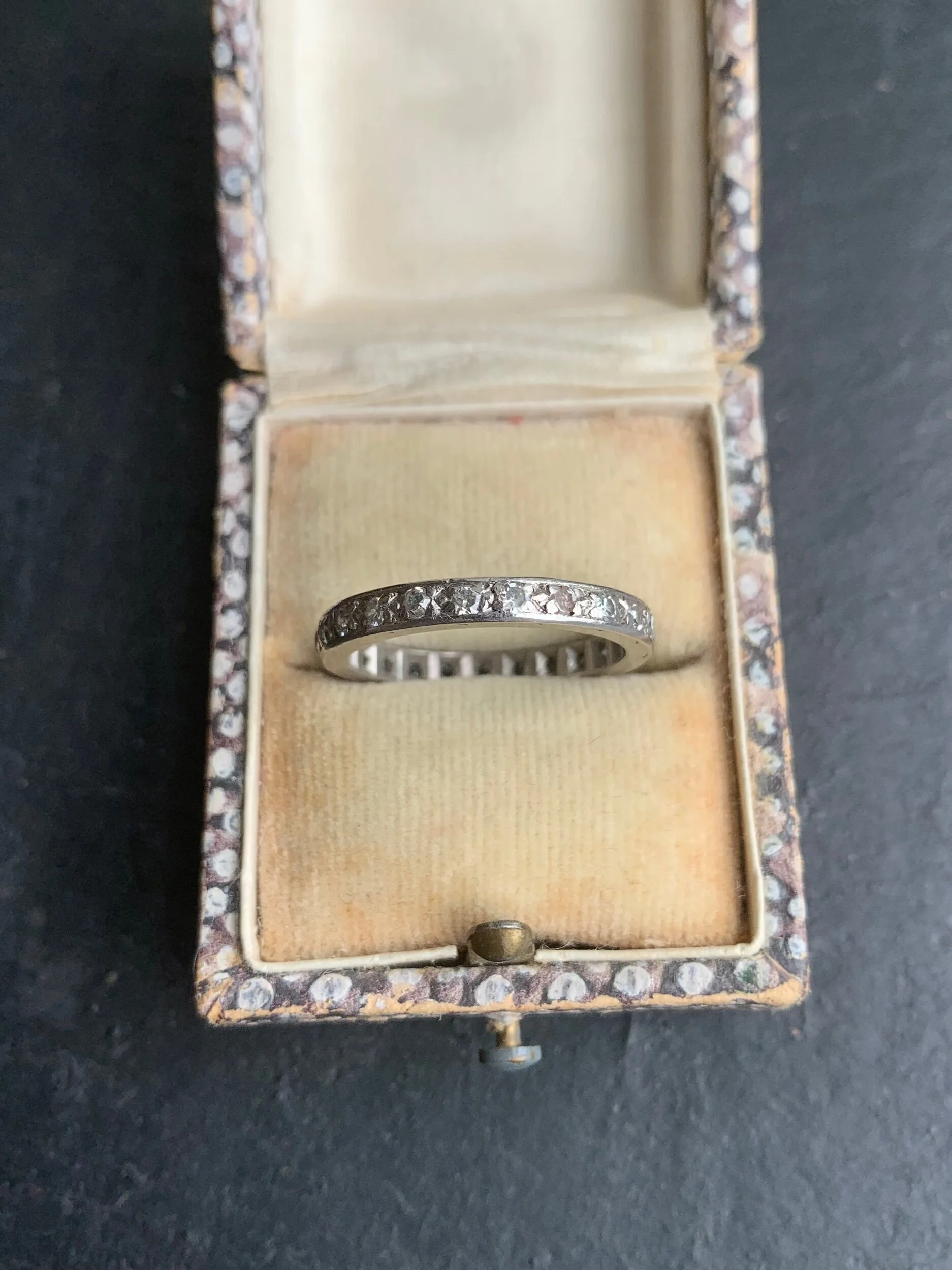 C8A68CB1-B3B9-410A-8C75-3C14E3C6E987