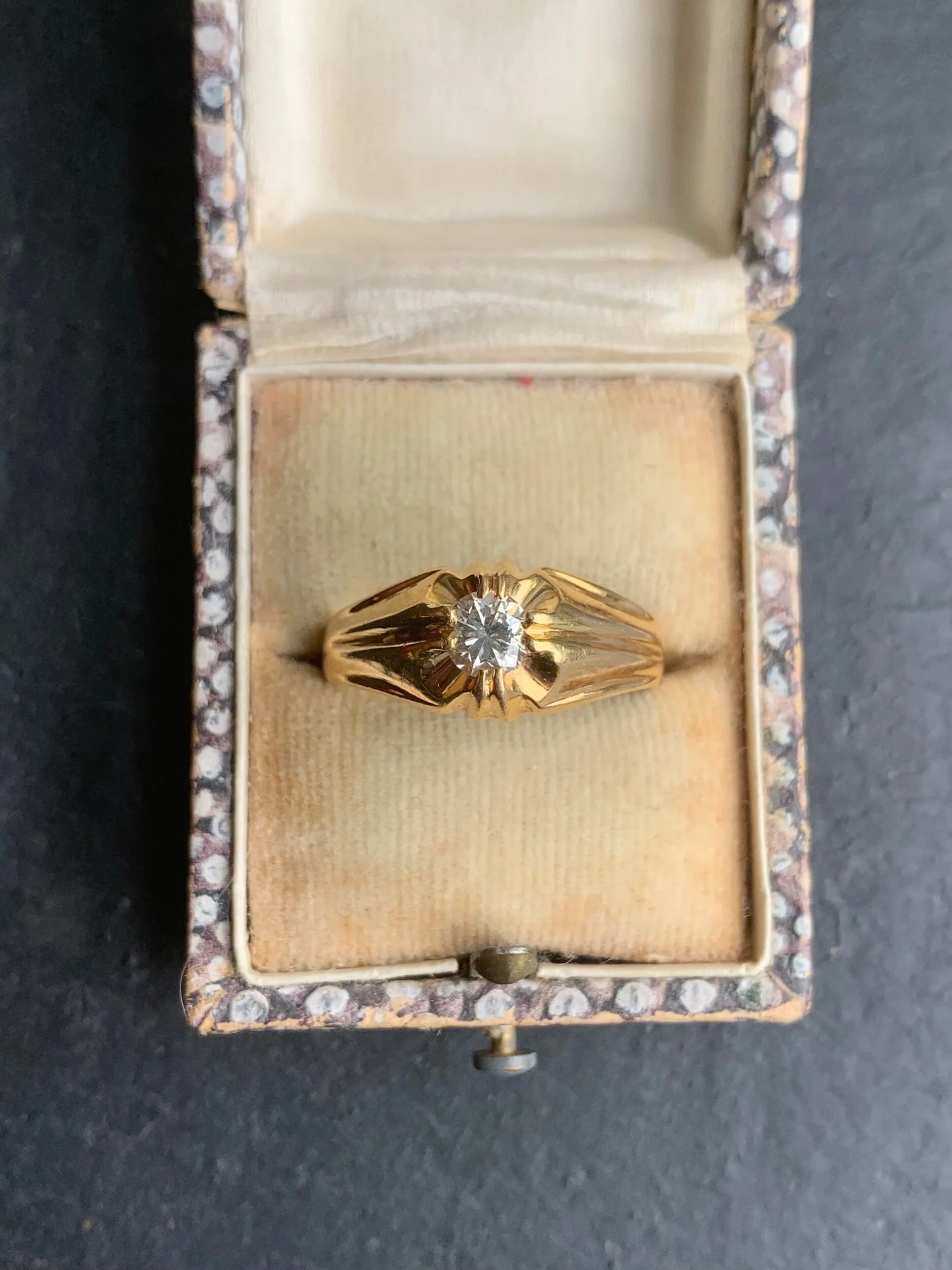 21DBF939-6ECA-4358-A4C9-0B8FAEA488CC