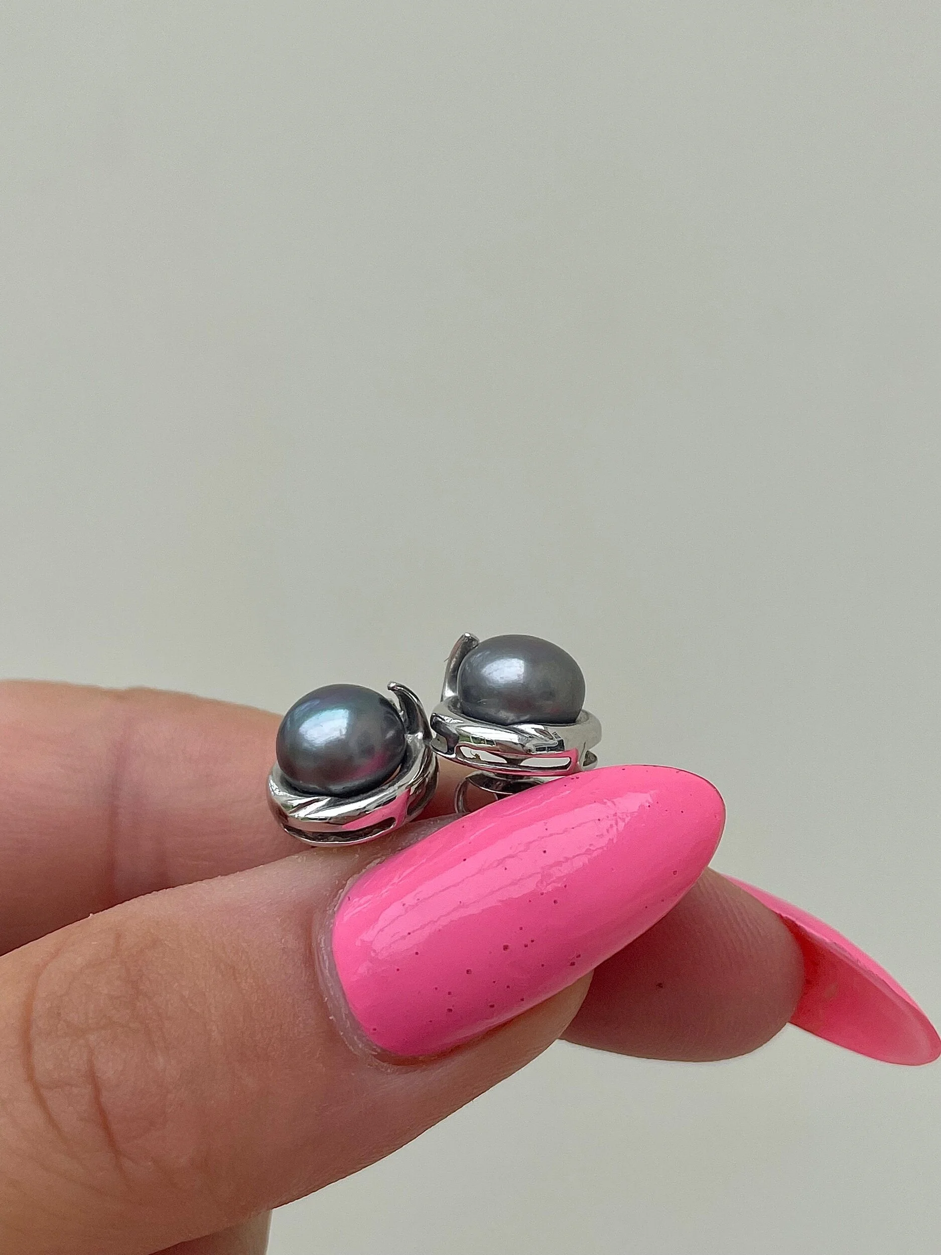 764B76F5-A8C4-4215-8CD6-FA4783A73E84