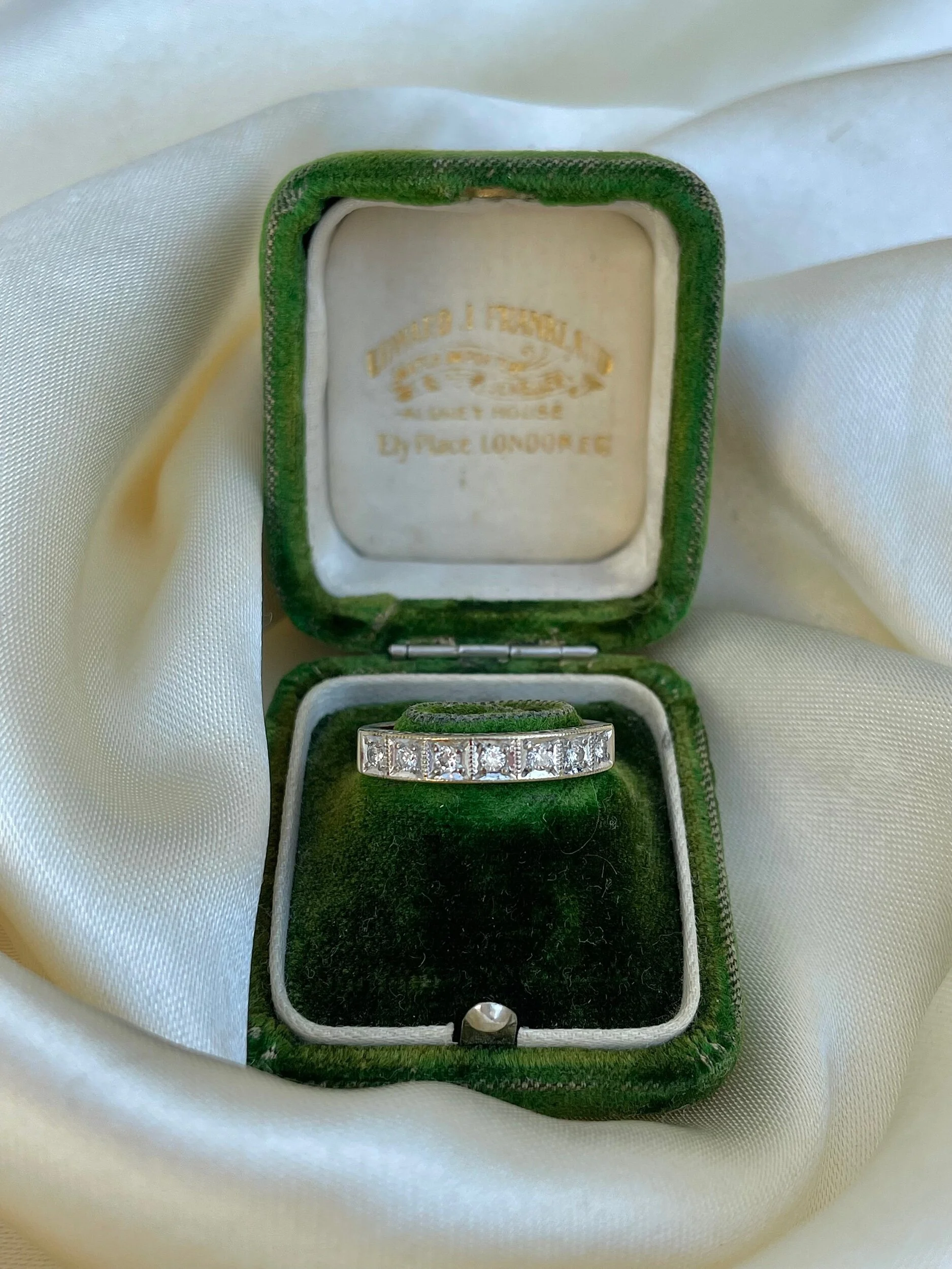 40DC0C61-AD74-4DBA-803D-758A4691F307