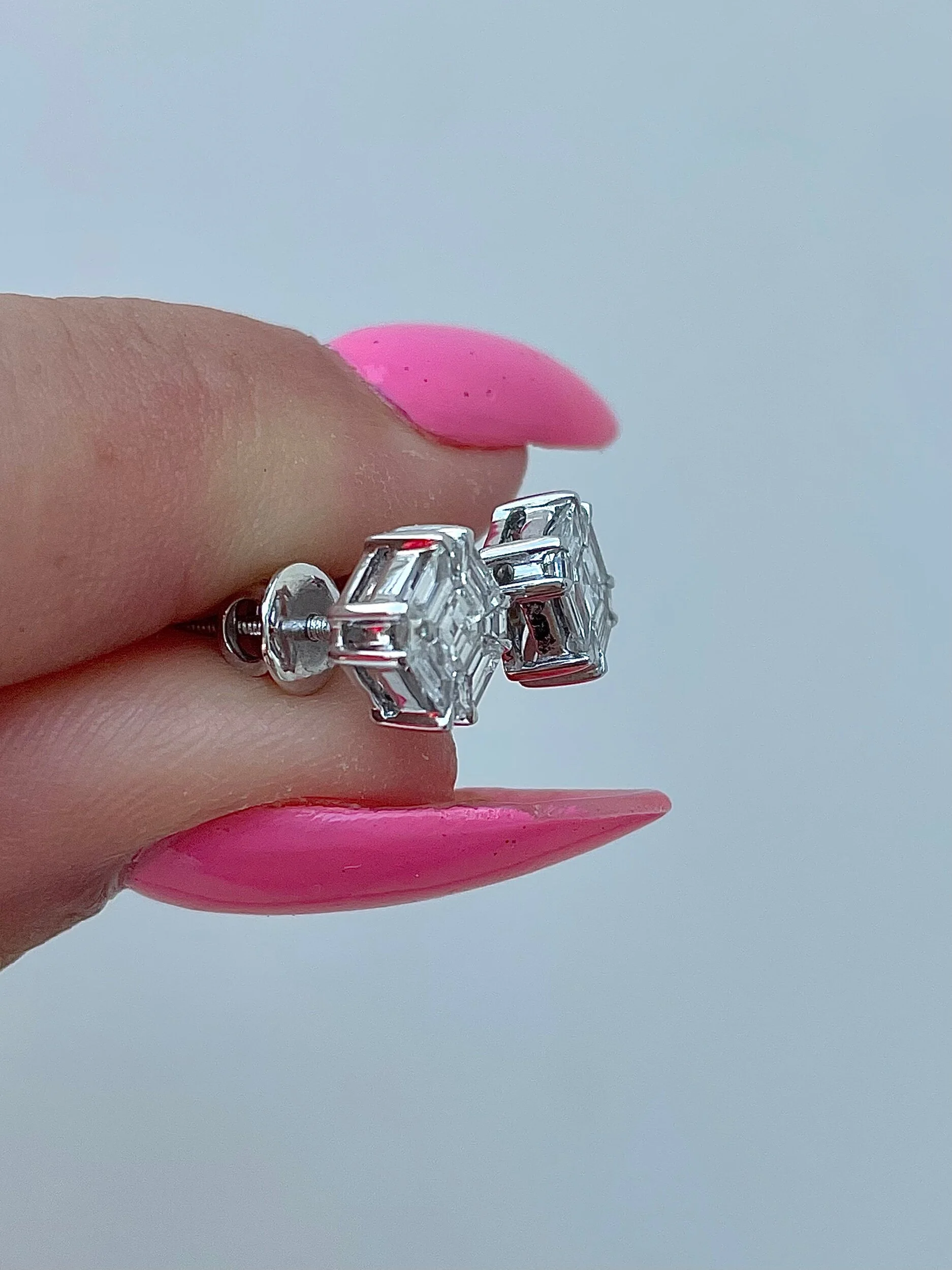 8F513A3D-F97A-45B5-AE55-29C235E330F9