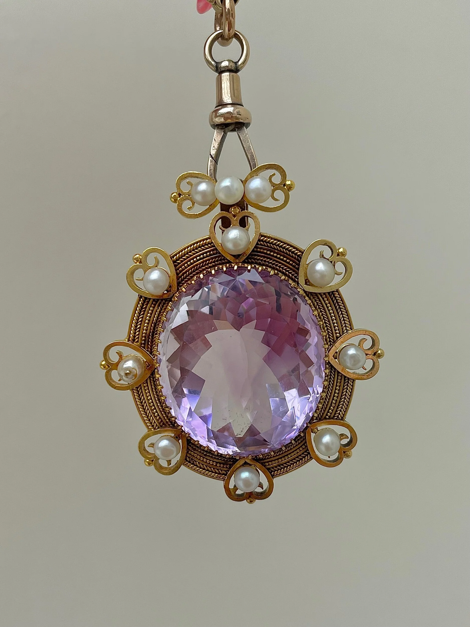 6CB374A8-EF7E-4A5E-A89C-7EF3A2E58FE3