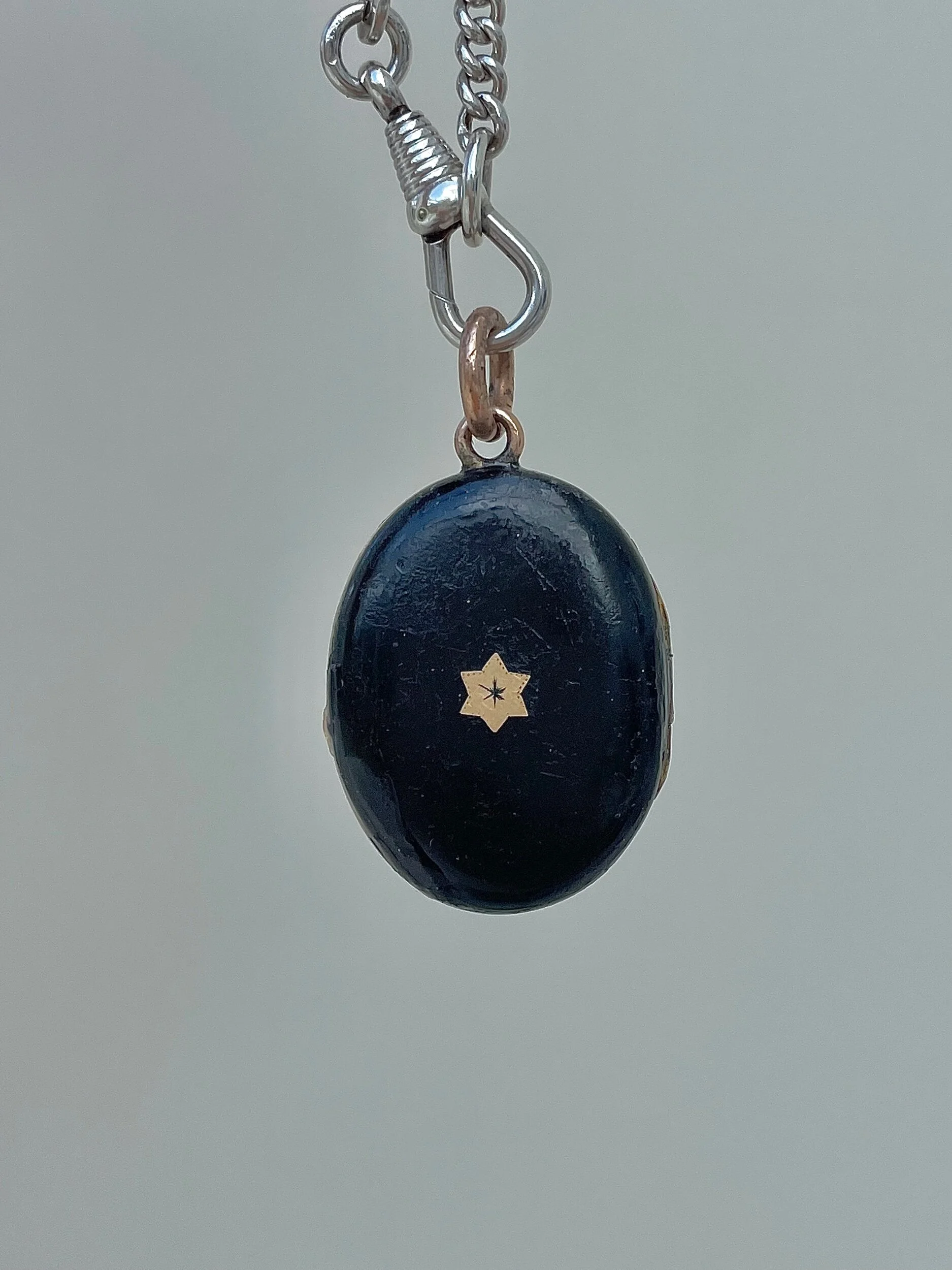 4DF84293-FA5C-4E84-BDA1-6E8962573755