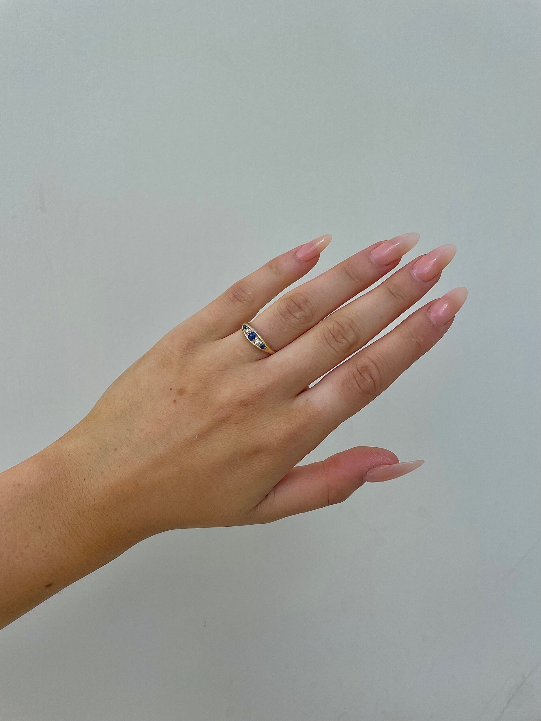 DDE8F86F-C7C2-40BB-AA5B-590A5CCADB81