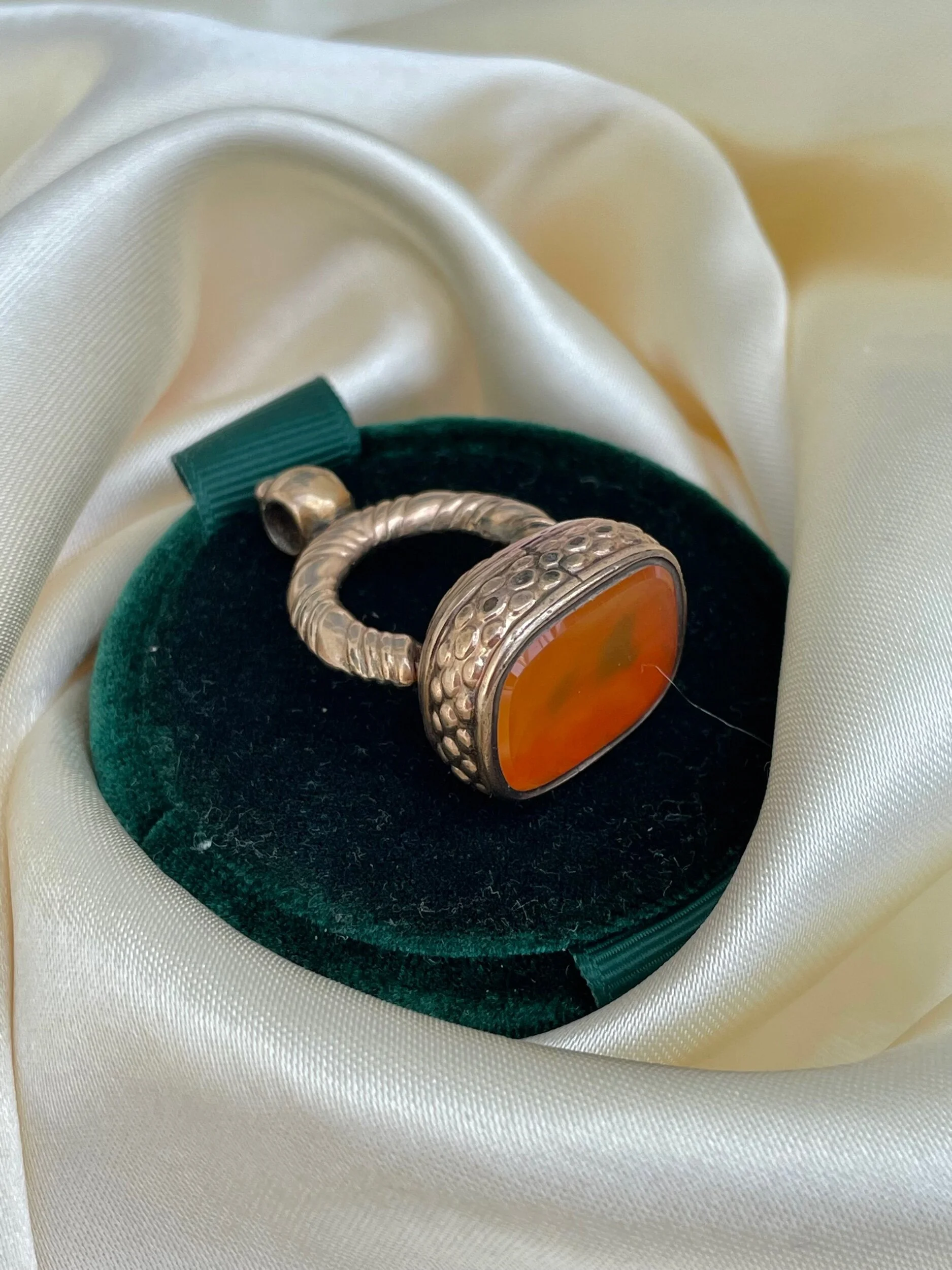 DE543FE1-5DF3-4EBE-B913-A732E2039DA9