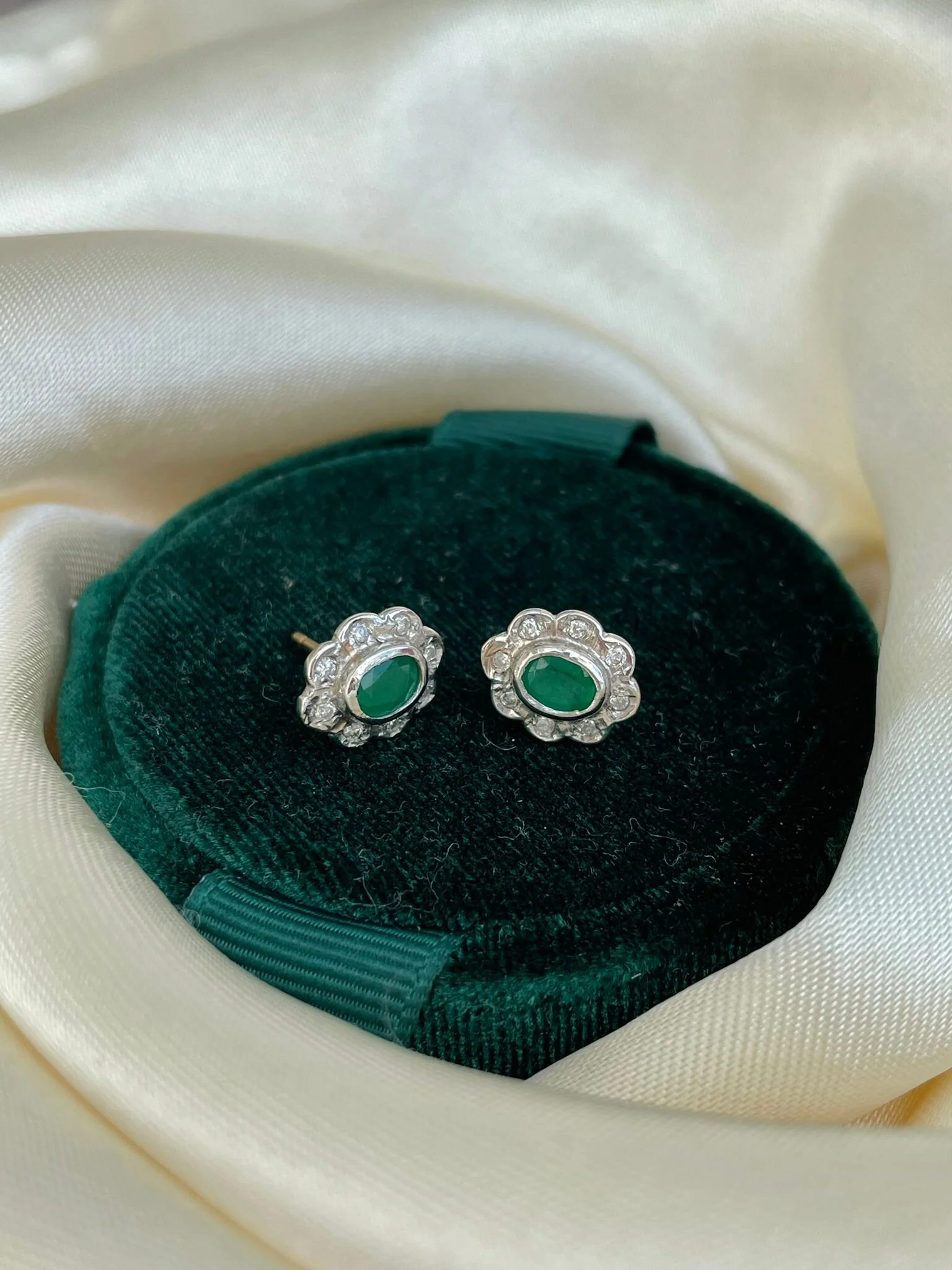 0A0929B8-A3F1-46BD-A32B-C3C87AB3DD7A