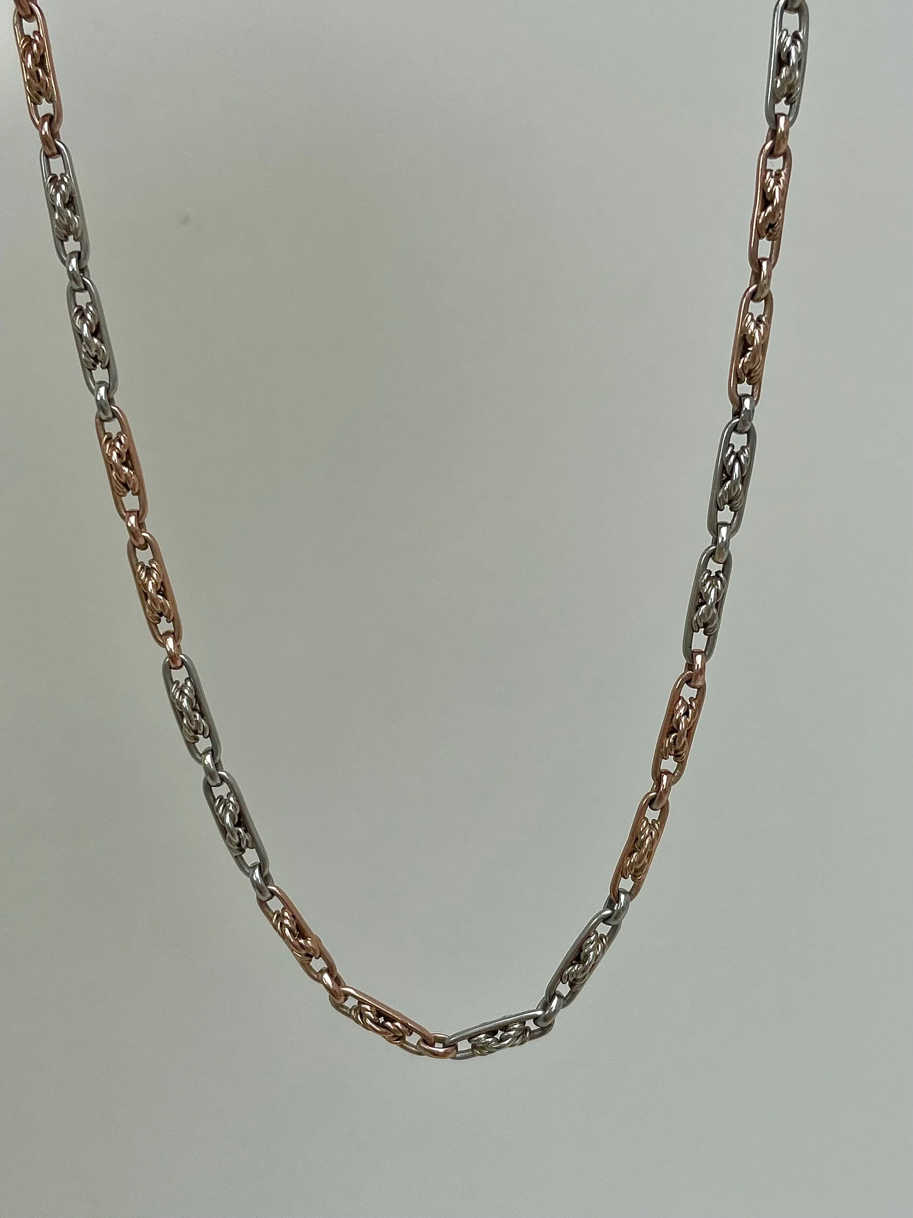 5A738313-DDA5-482F-8A58-8FDEA2C45843