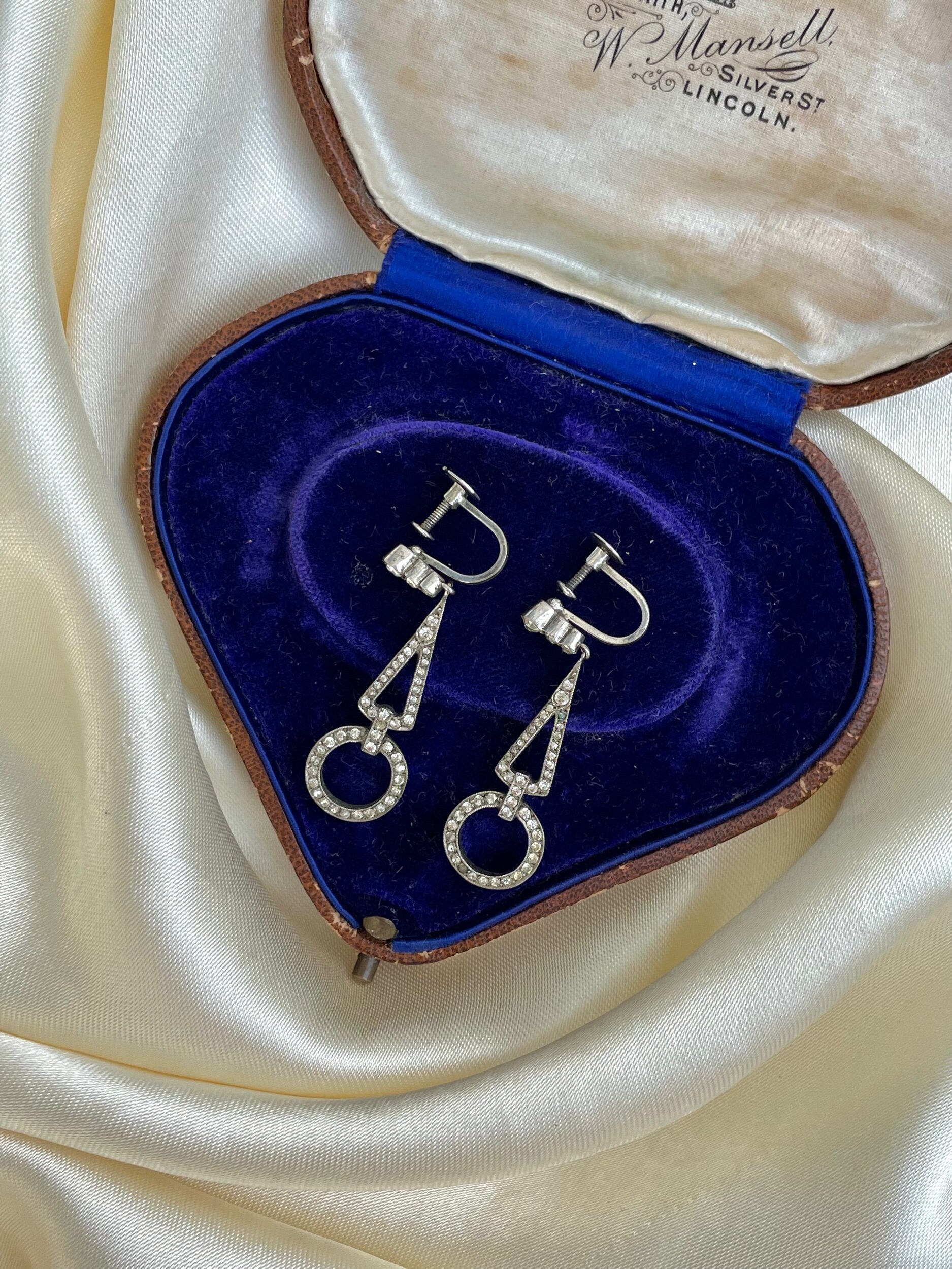 15B7CD5E-8A4A-4AEF-AA06-F470794AAB22