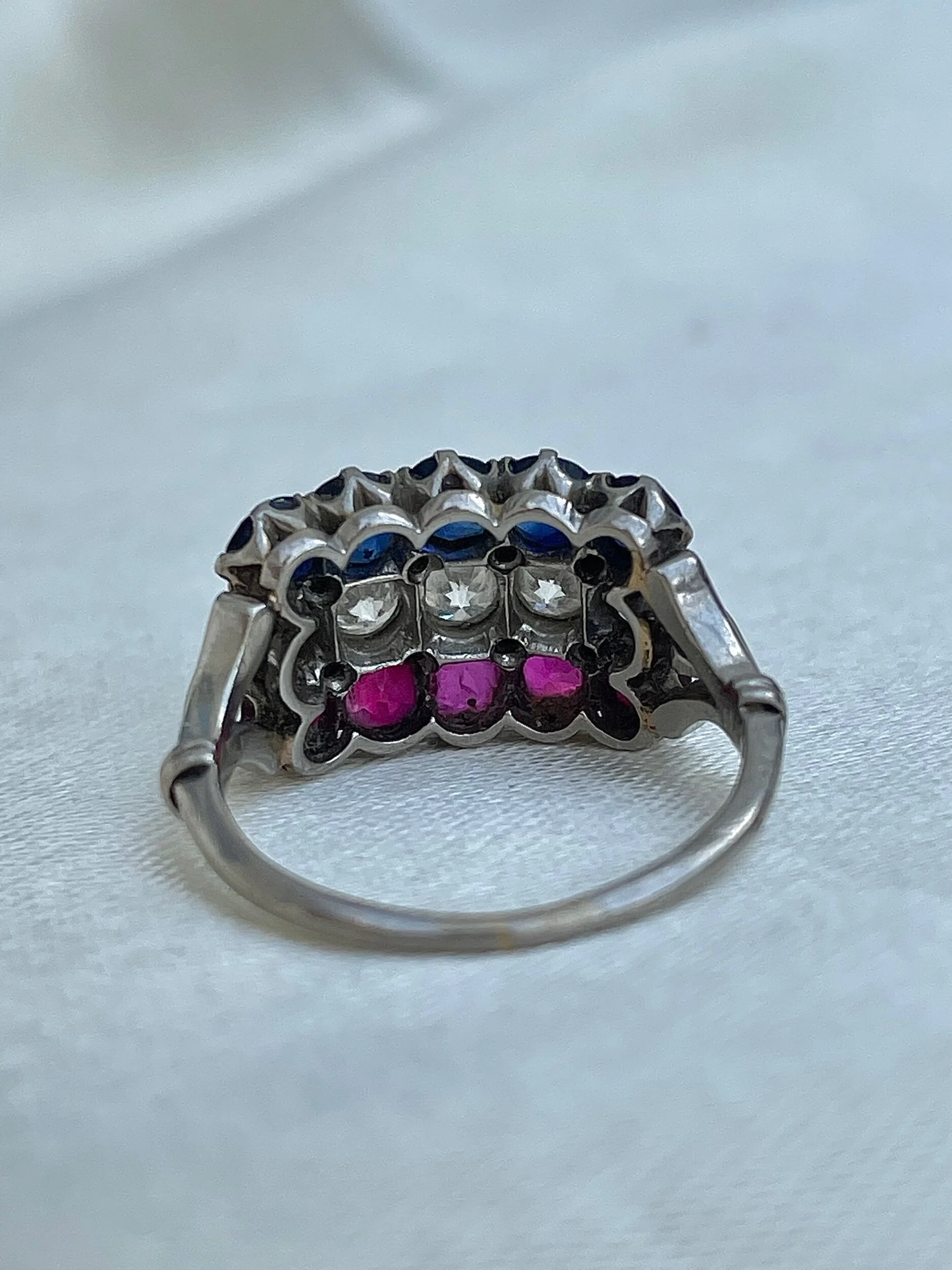 F5DEA1B8-2BB5-4C5E-AE50-D58F8265C889