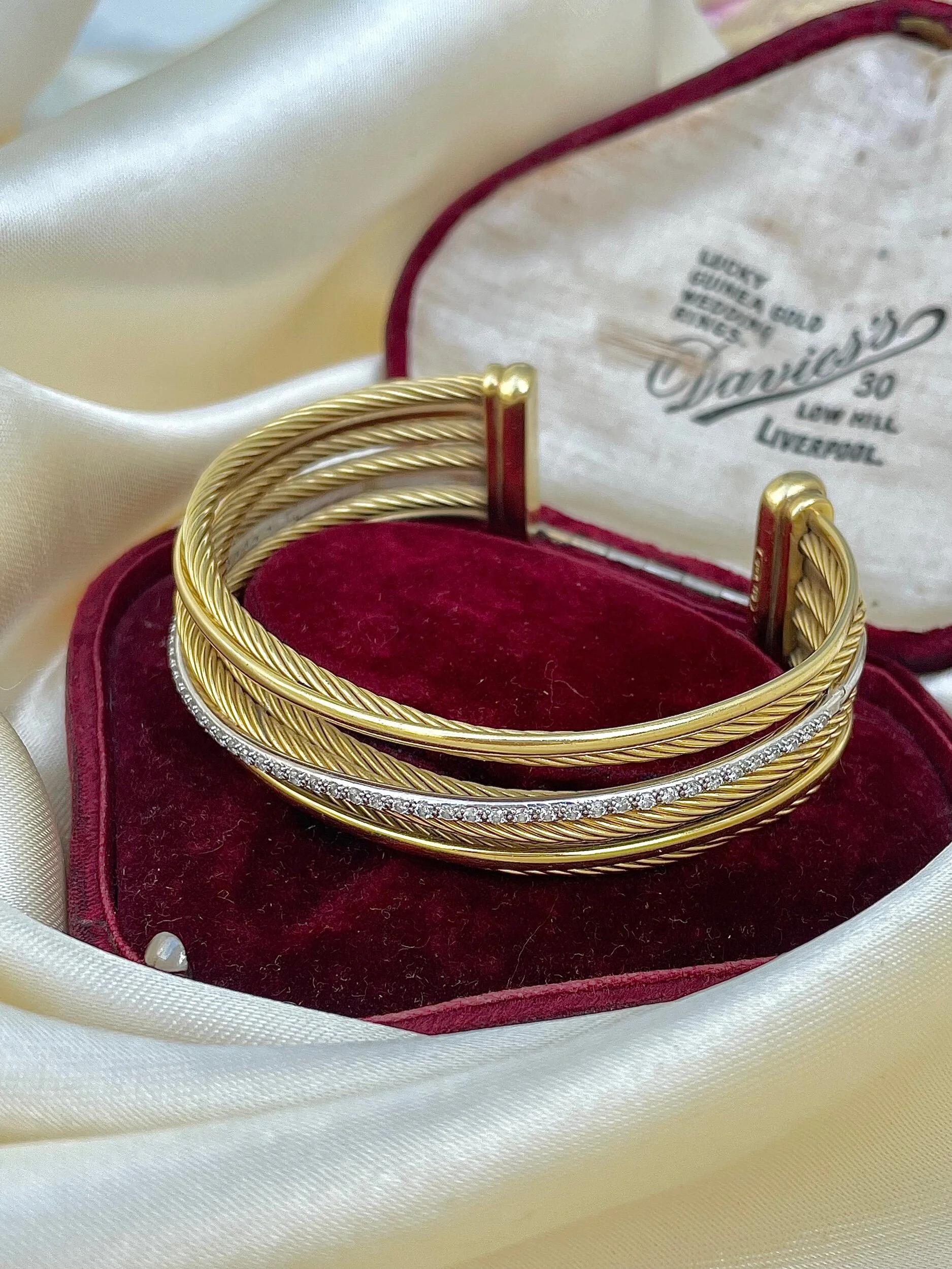 4F2E7E8A-708E-42A7-A11F-85E2A6776F5D