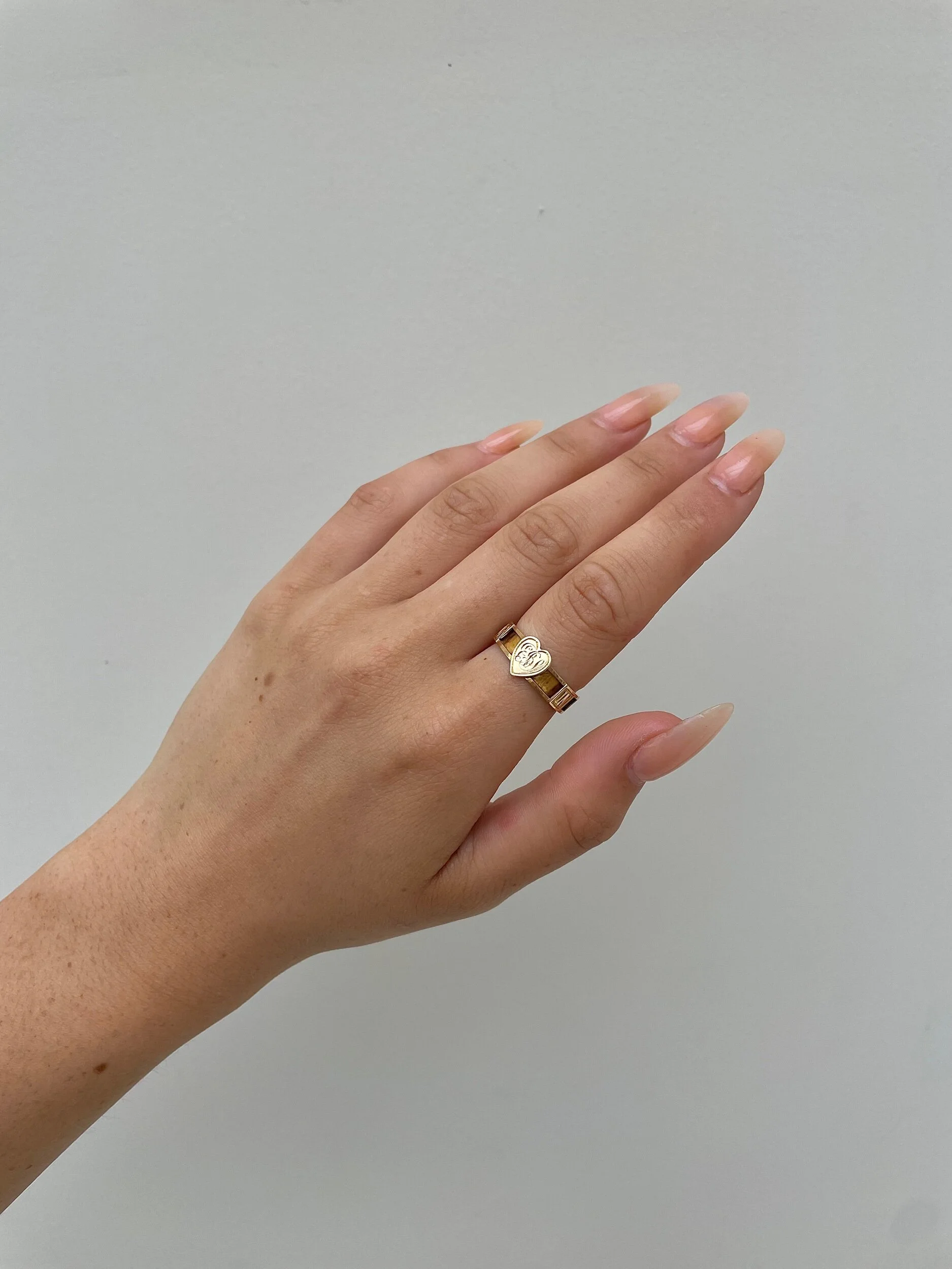 C34CEBC9-B8F6-424C-AB96-91F6FFEB8D39