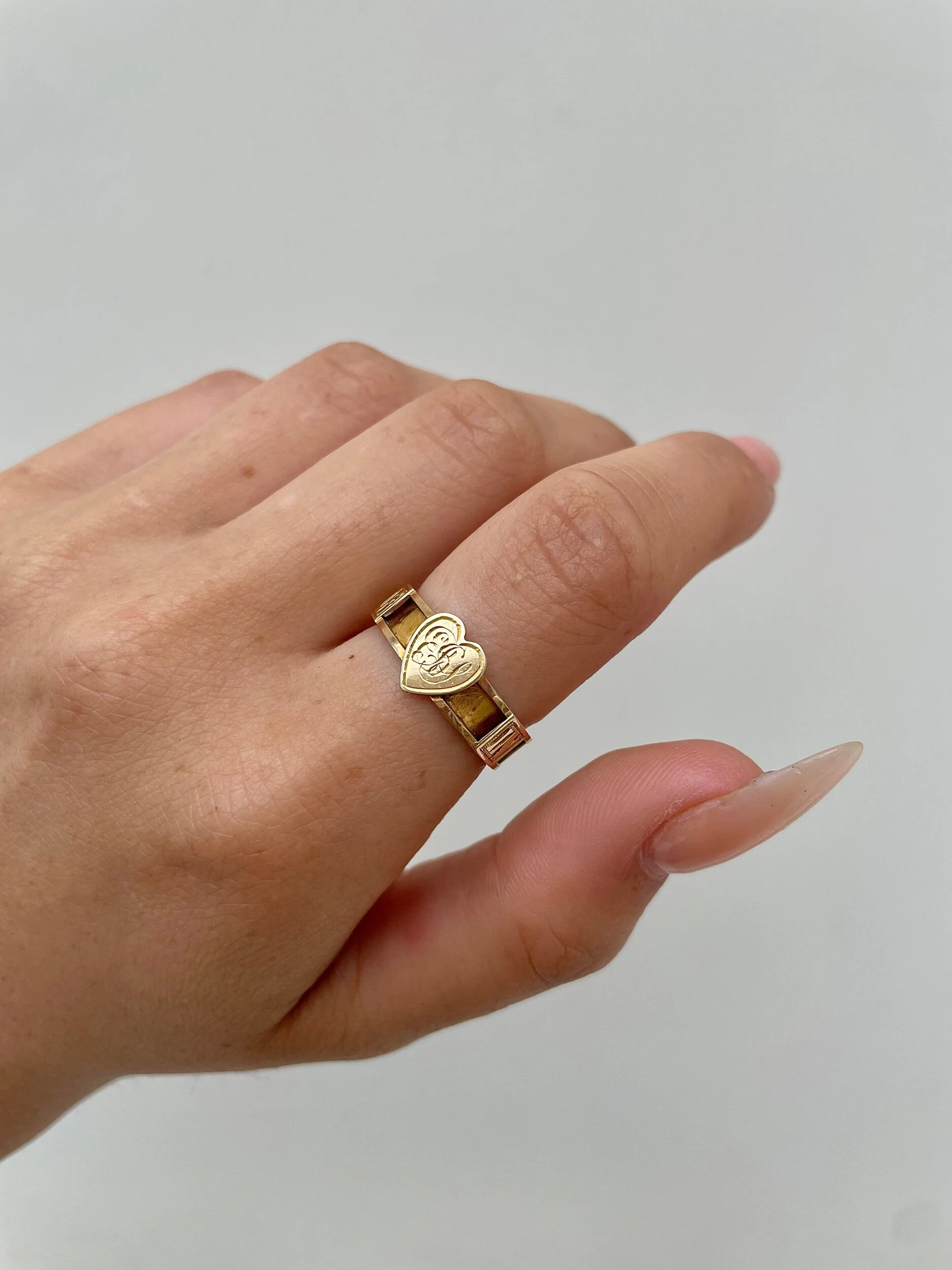 B1C42D66-8E32-4B3B-B2E0-52CDE1C7E211