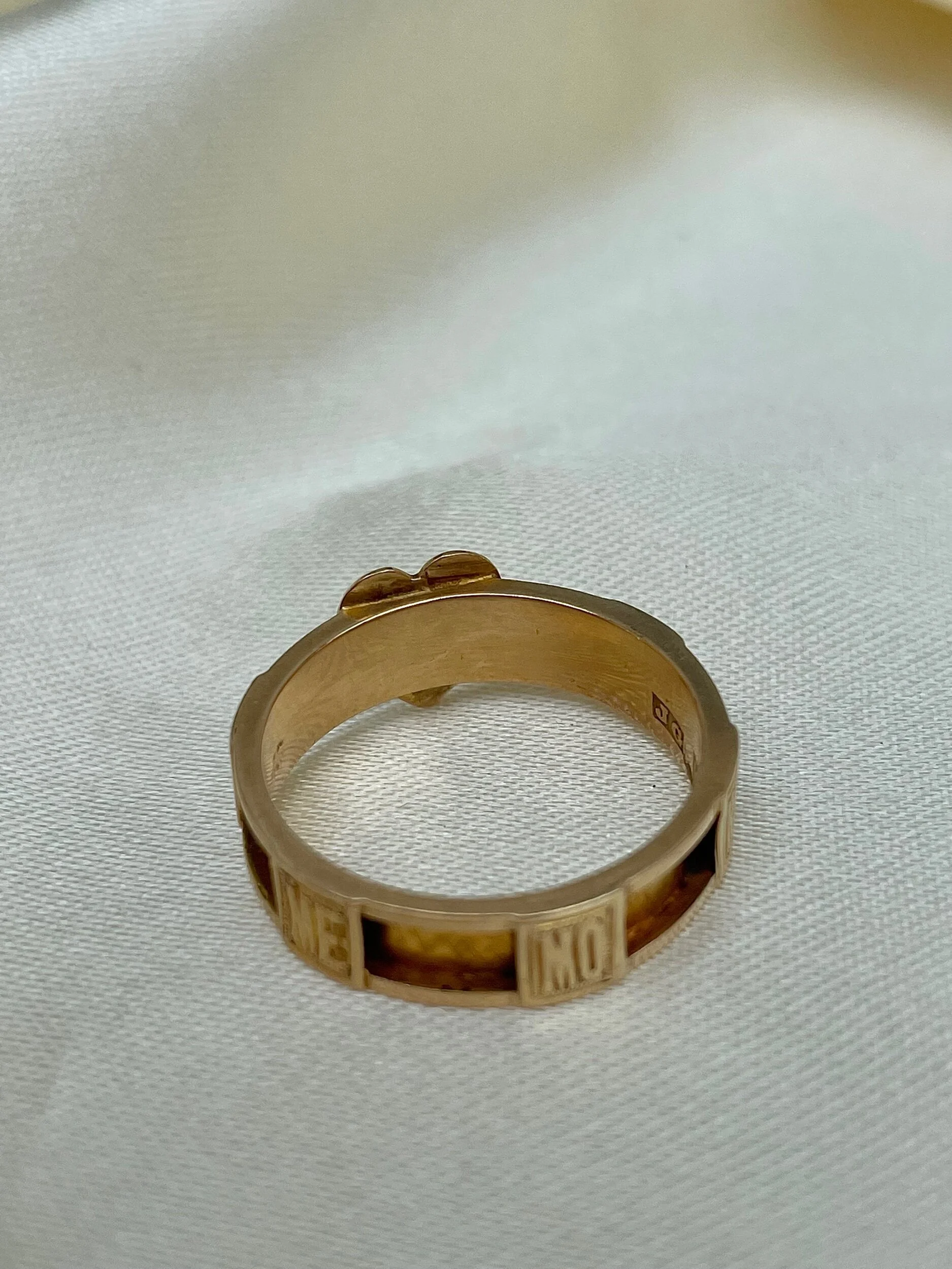 B08C8F8E-4096-43E5-8997-35CA24374C68