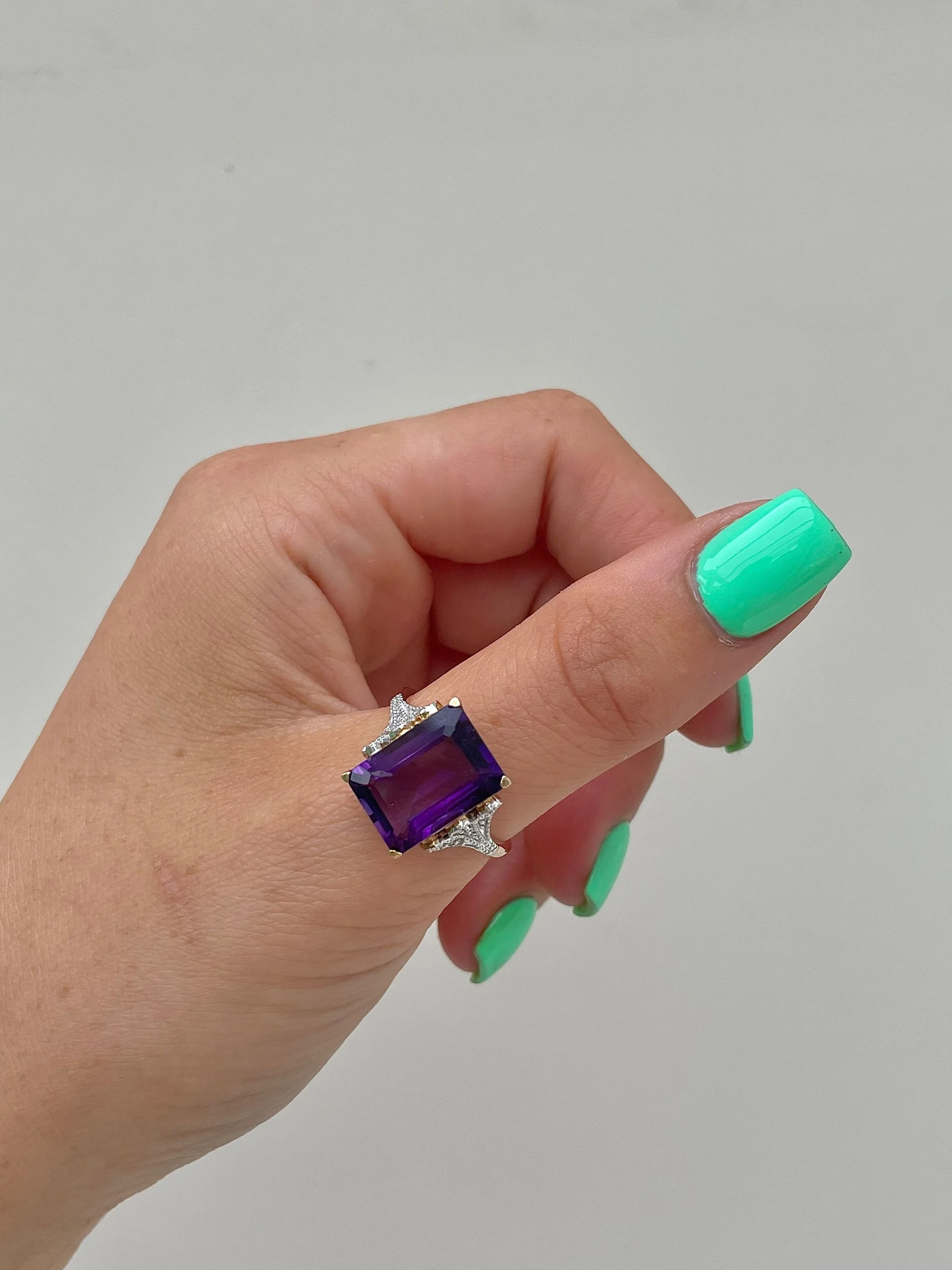 3F29BAFD-AEB6-4069-BAD4-B7EF02F628E0