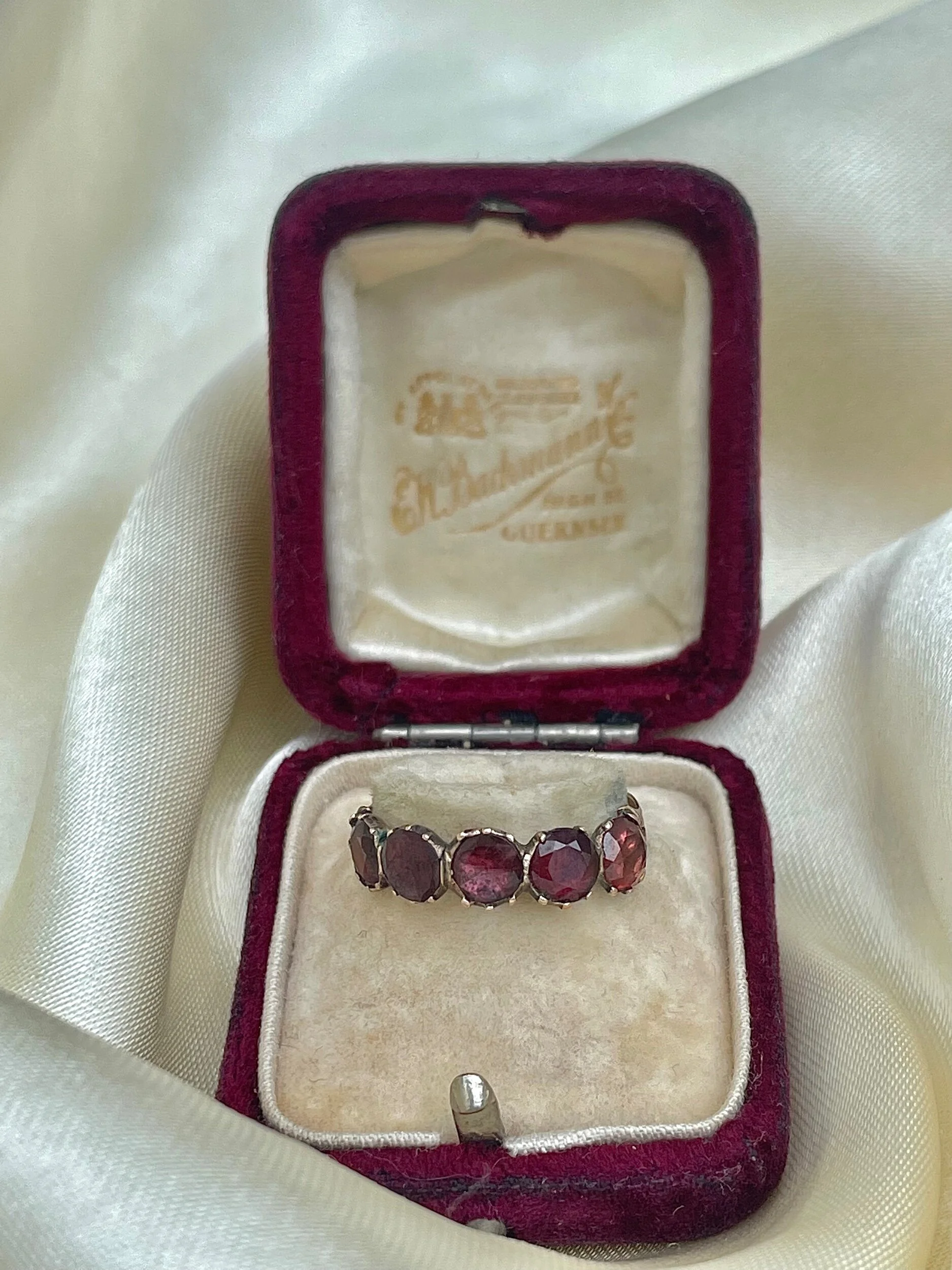 984792E9-5A1C-498E-AE65-49C857E7901D