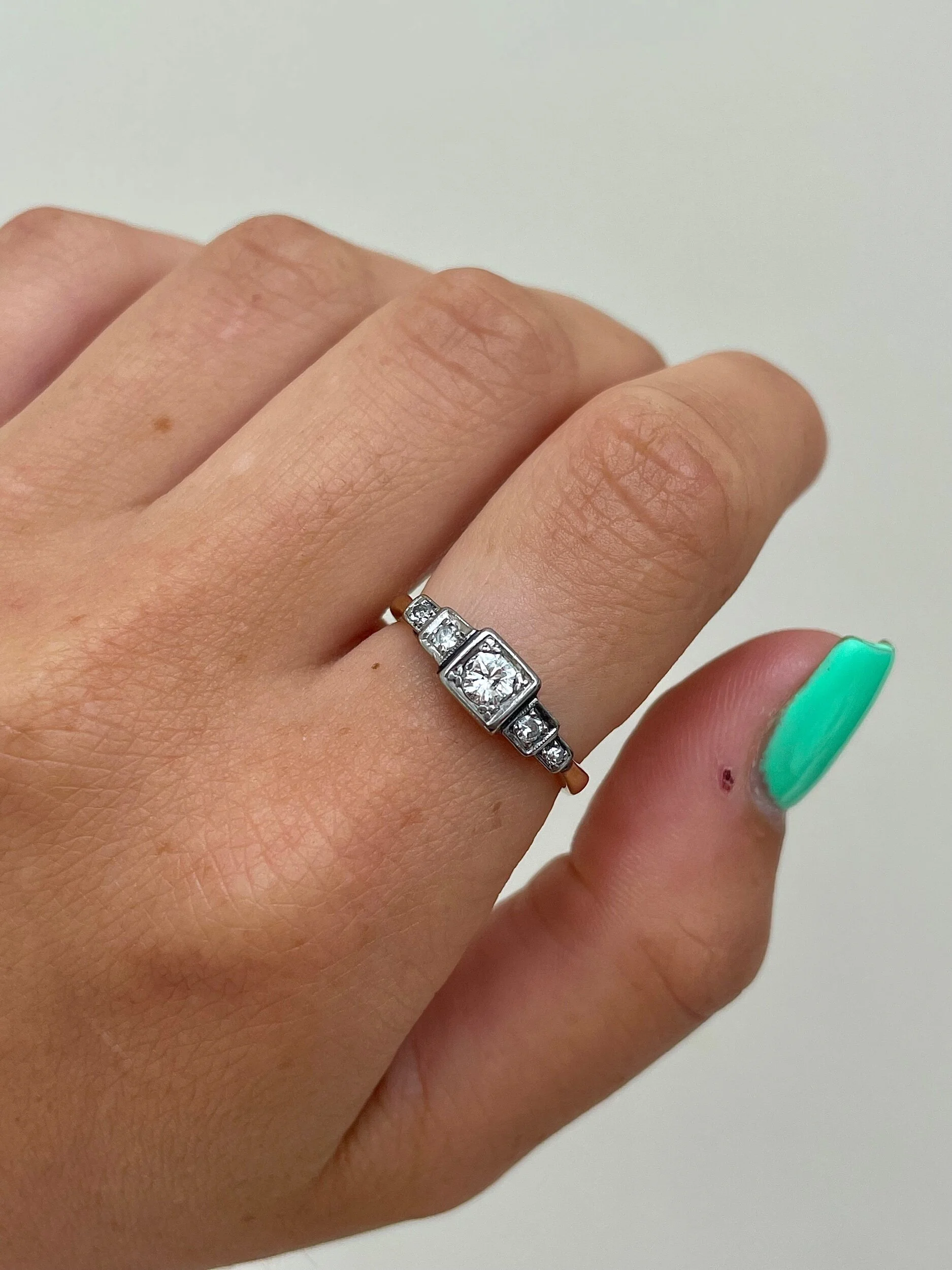 71569ABB-5E60-454E-8E87-C64A4E111F44