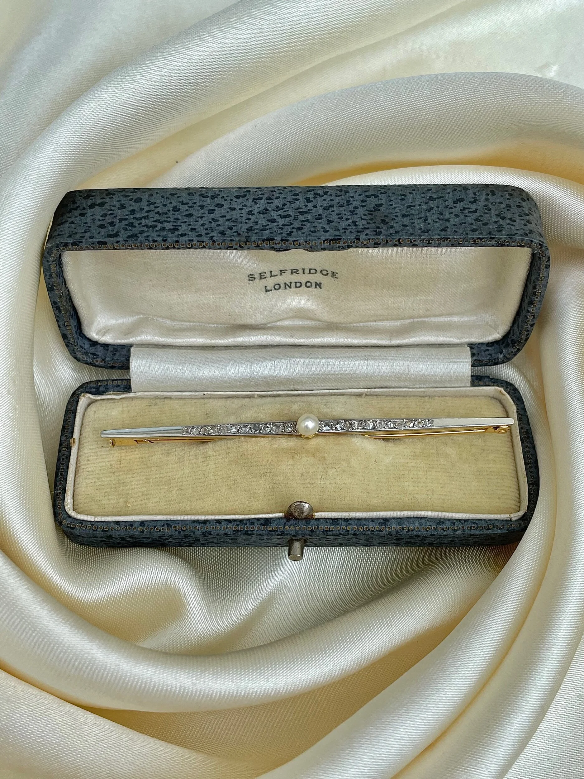 9056B105-7670-4DCB-928F-C4344153C92F