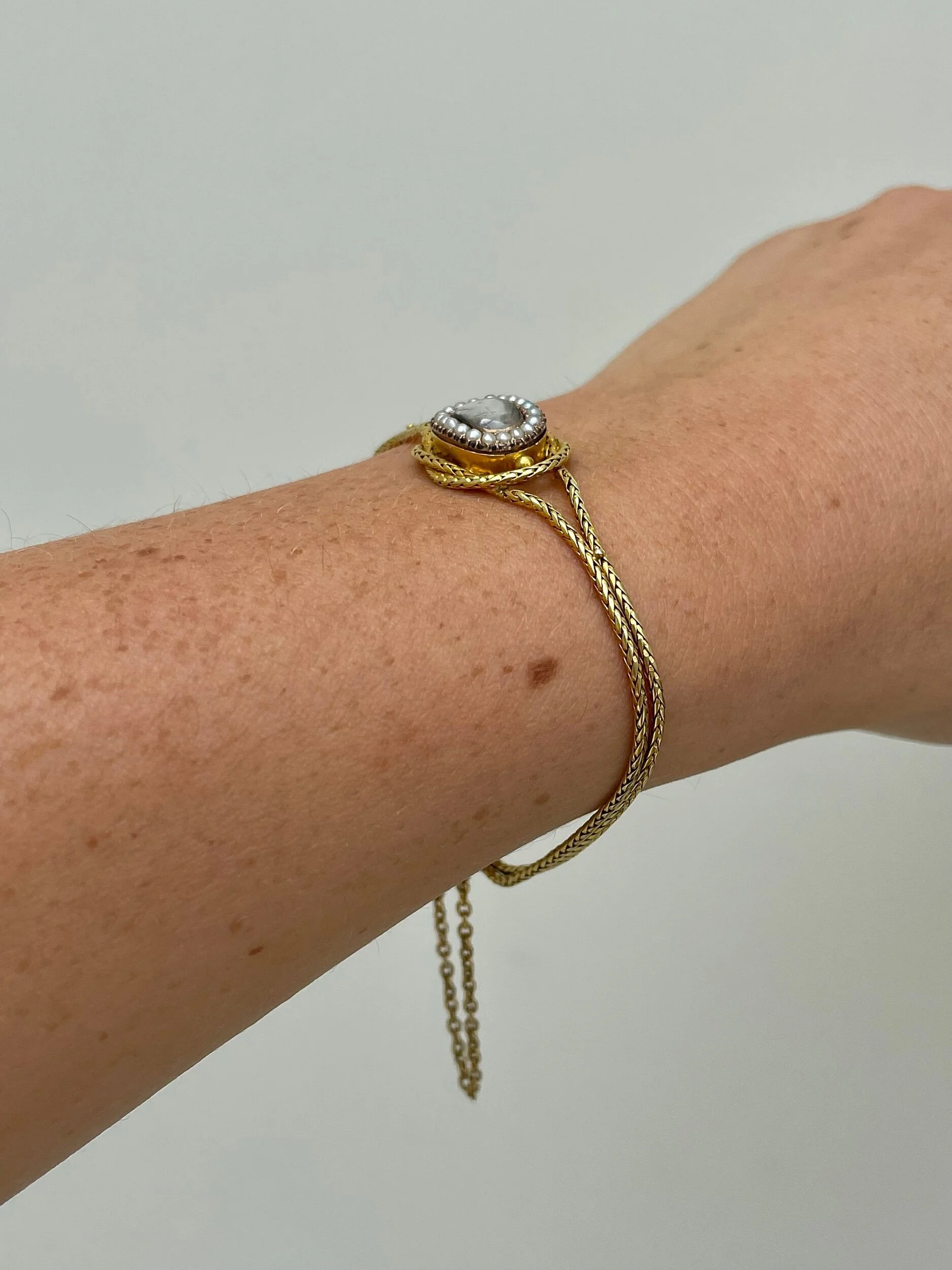 7F67DA18-4720-4029-8D99-A10B114BC6BB