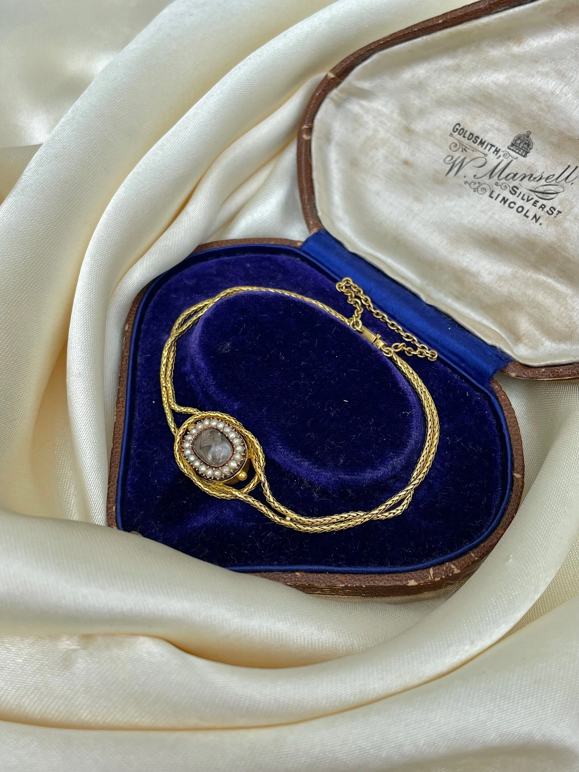 79158323-CB08-41AA-9B58-A1E95F42560D