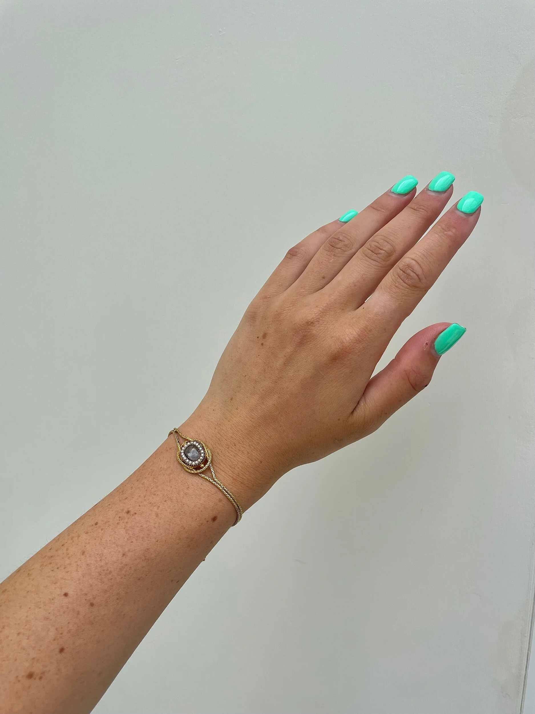 6293B746-F561-4A3D-9AE5-701817F9A9EB