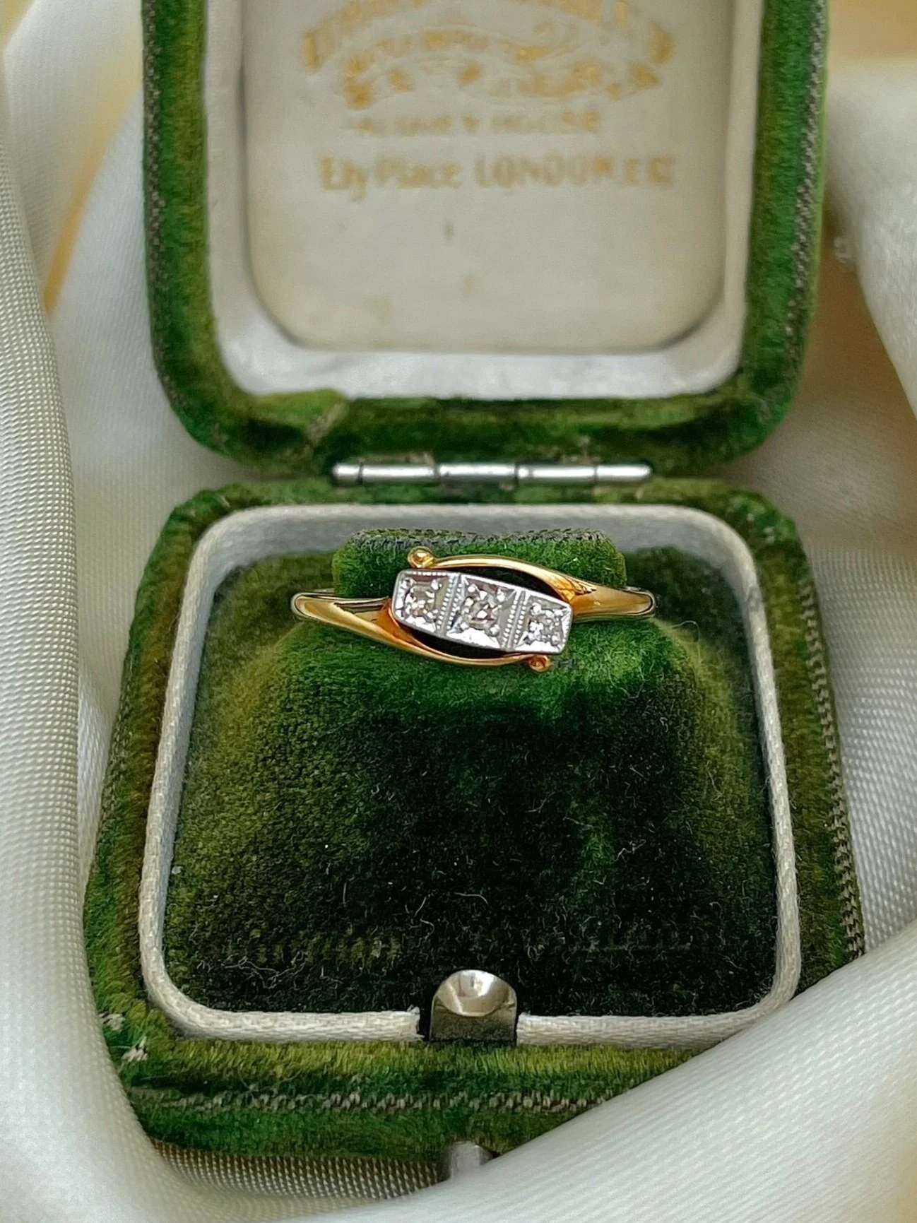 A7BF4996-6EE1-4082-BA10-6B4DA8D37E04