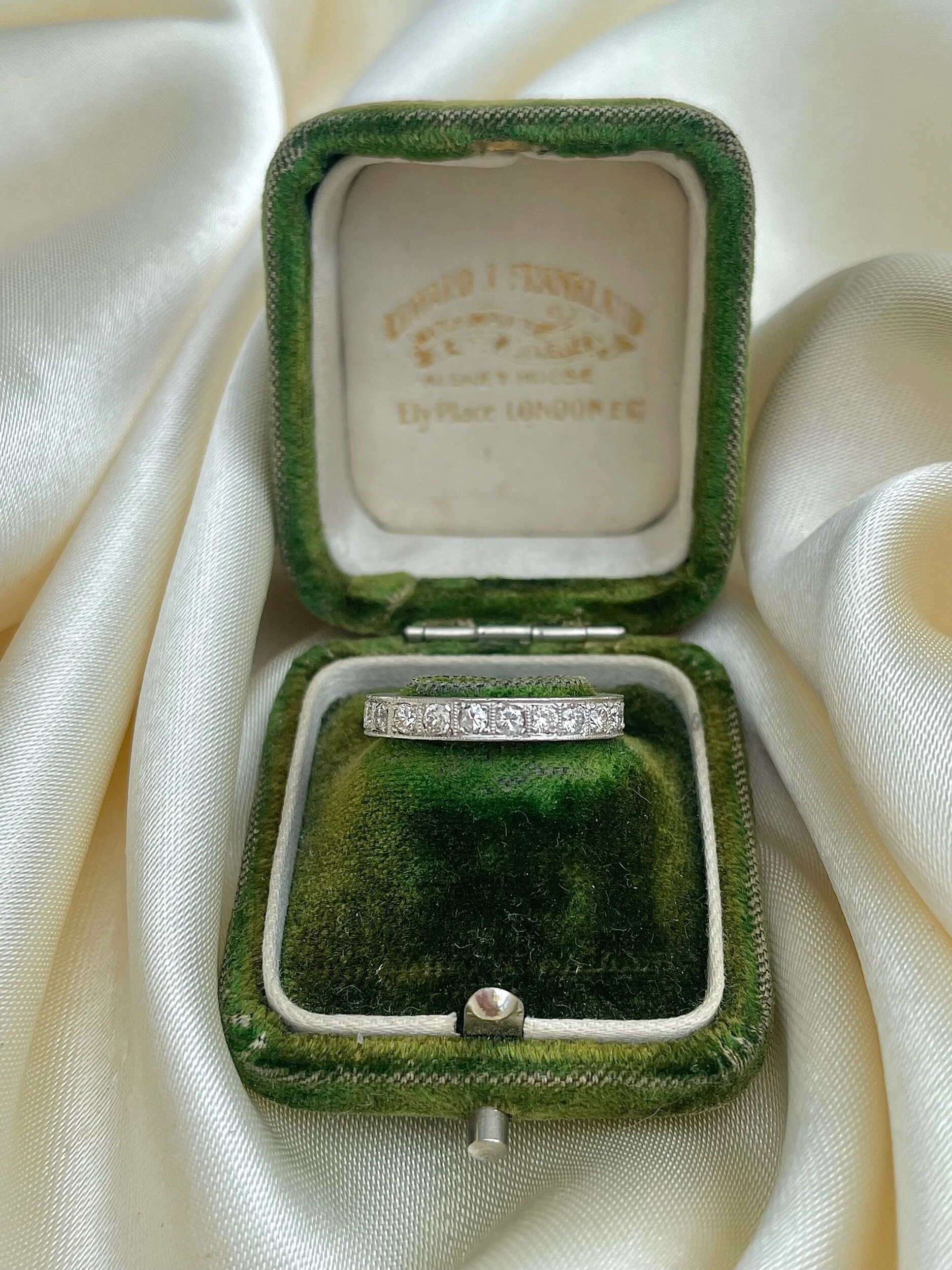 737946B6-D2E3-4C21-868D-6A6517ED38D3