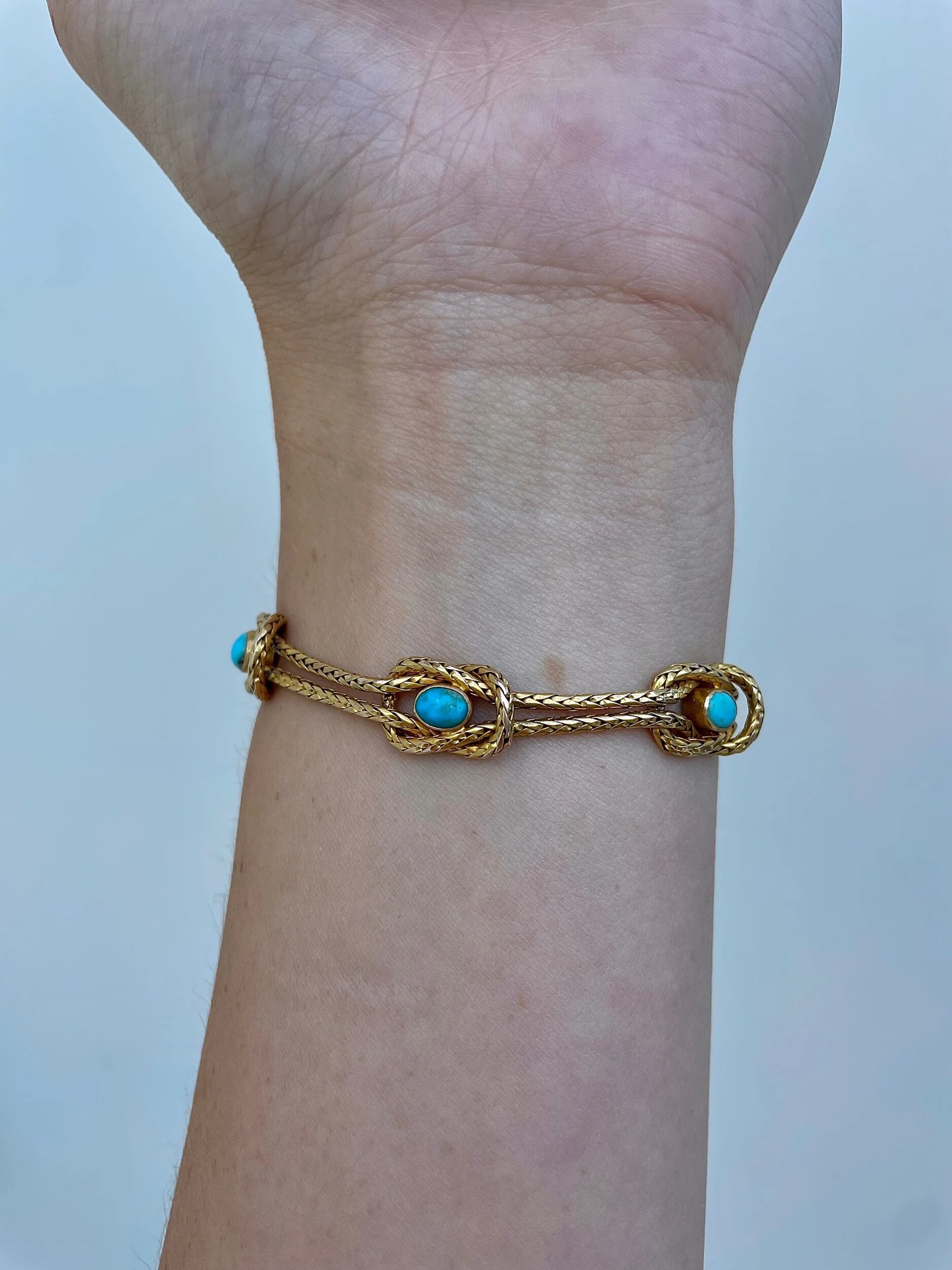 AA76D843-BBB9-4C0E-9E59-CD31B6B8655C